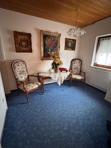 FAMILIENTRAUM MIT GARTEN, GARAGE & STELLPLATZ – Reutlingen – Vorschaubild 4