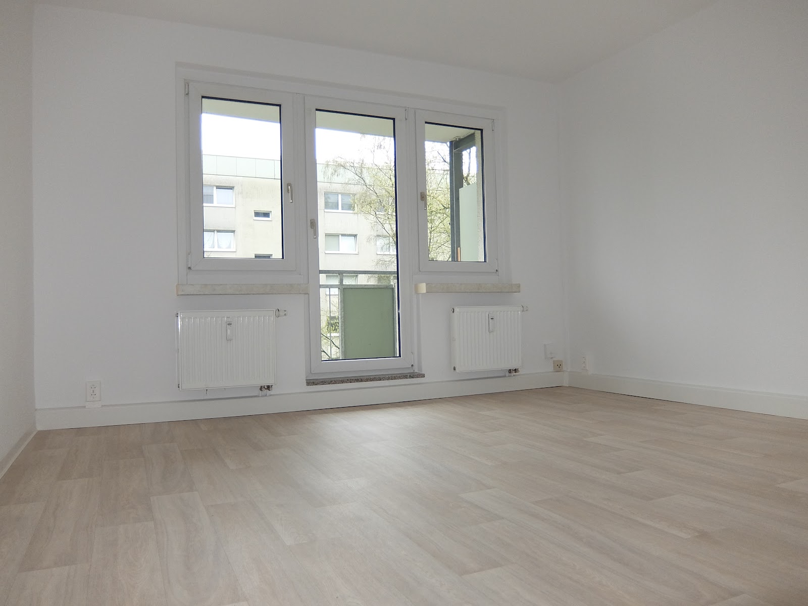 Zuhause im Grünen – Balkon & Park direkt vor der Tür – Chemnitz – Vorschaubild 2