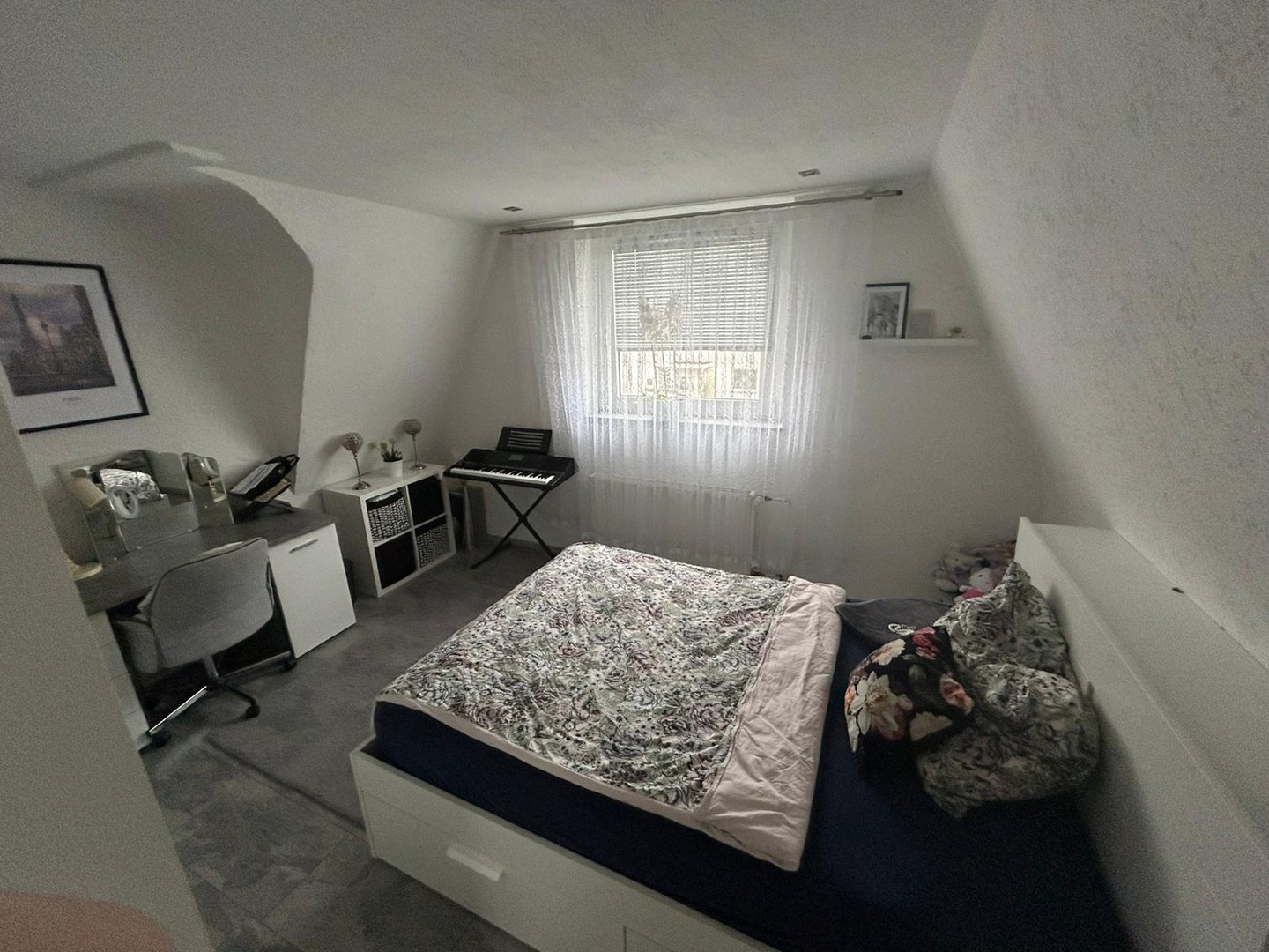 bg