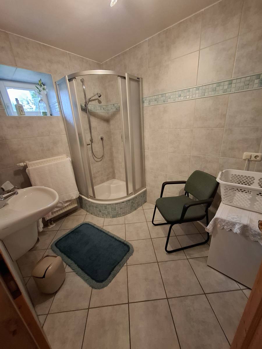 Möbliertes Fachwerk-Ferienhaus + 1 Wohng. + 1APP. – Goddert – Vorschaubild 15