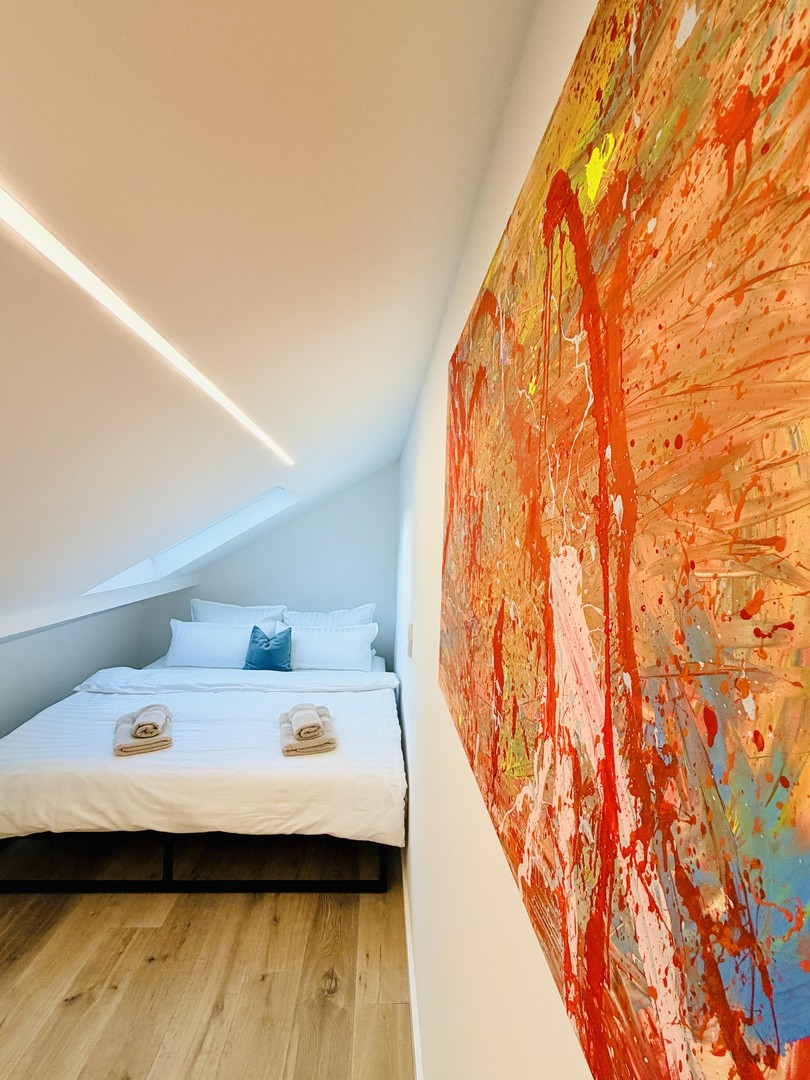 Top saniertes Mehrfamilienhaus mit vier komplett möblierten 2-Zimmer-Design-Apartments! – Karlsruhe – Vorschaubild 24
