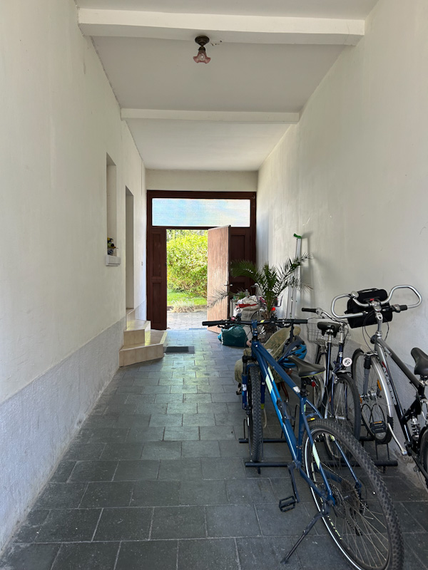 Begehrte Lage in Mainz-Bretzenheim: Attraktives MFH mit 4 Einheiten, Garten und 3 KFZ-Stellplätzen – Mainz – Vorschaubild 3