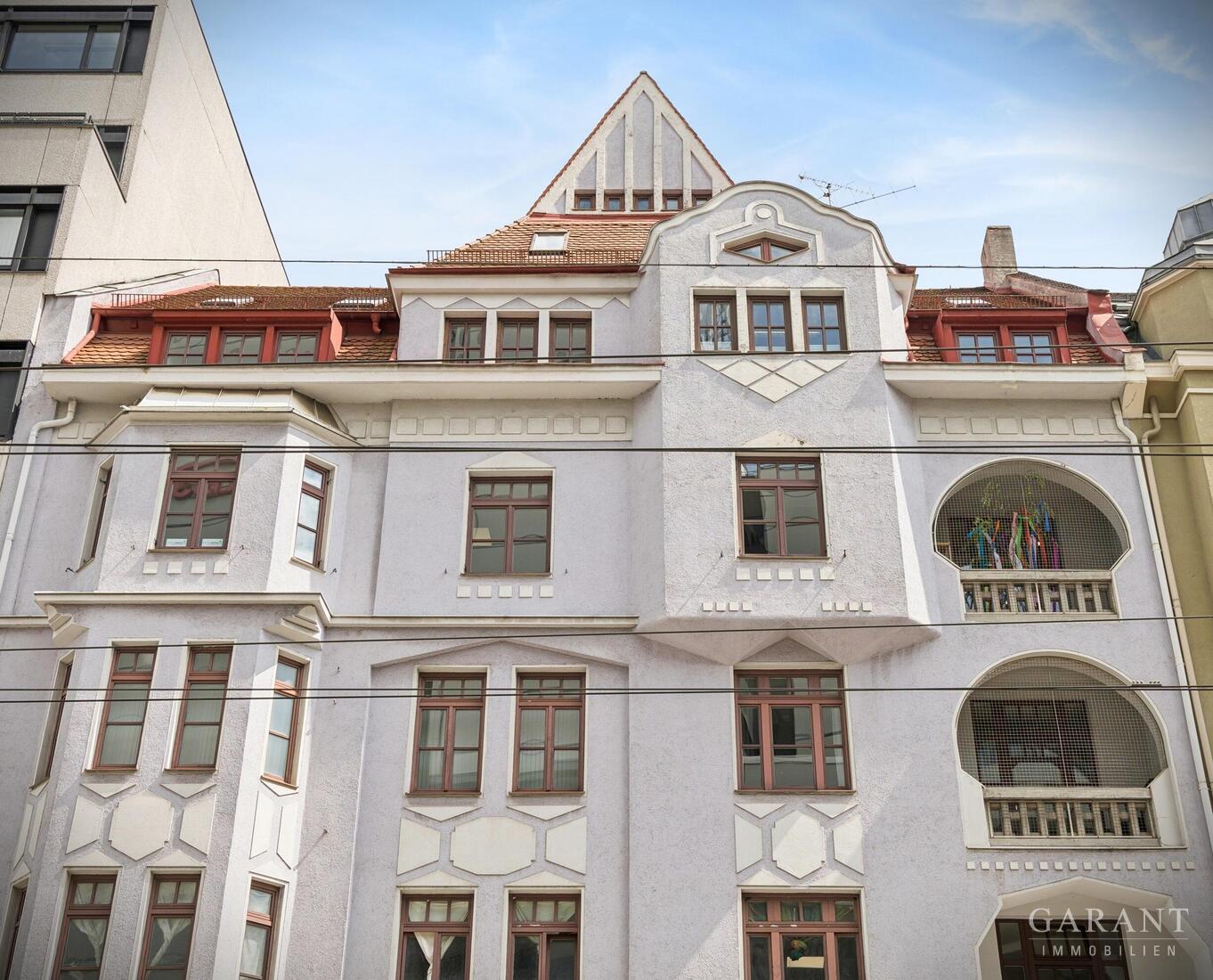 Zentrale Lage, historischer Charme, vielseitige Perspektiven! – Augsburg – Bild 1 von 14