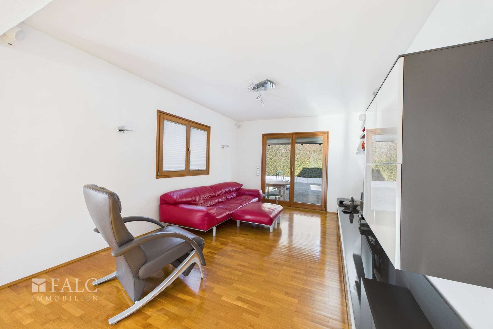 Großzügiges Einfamilienhaus mit Einliegerwohnung und Pool in ruhiger Lage – Herbolzheim – Vorschaubild 38