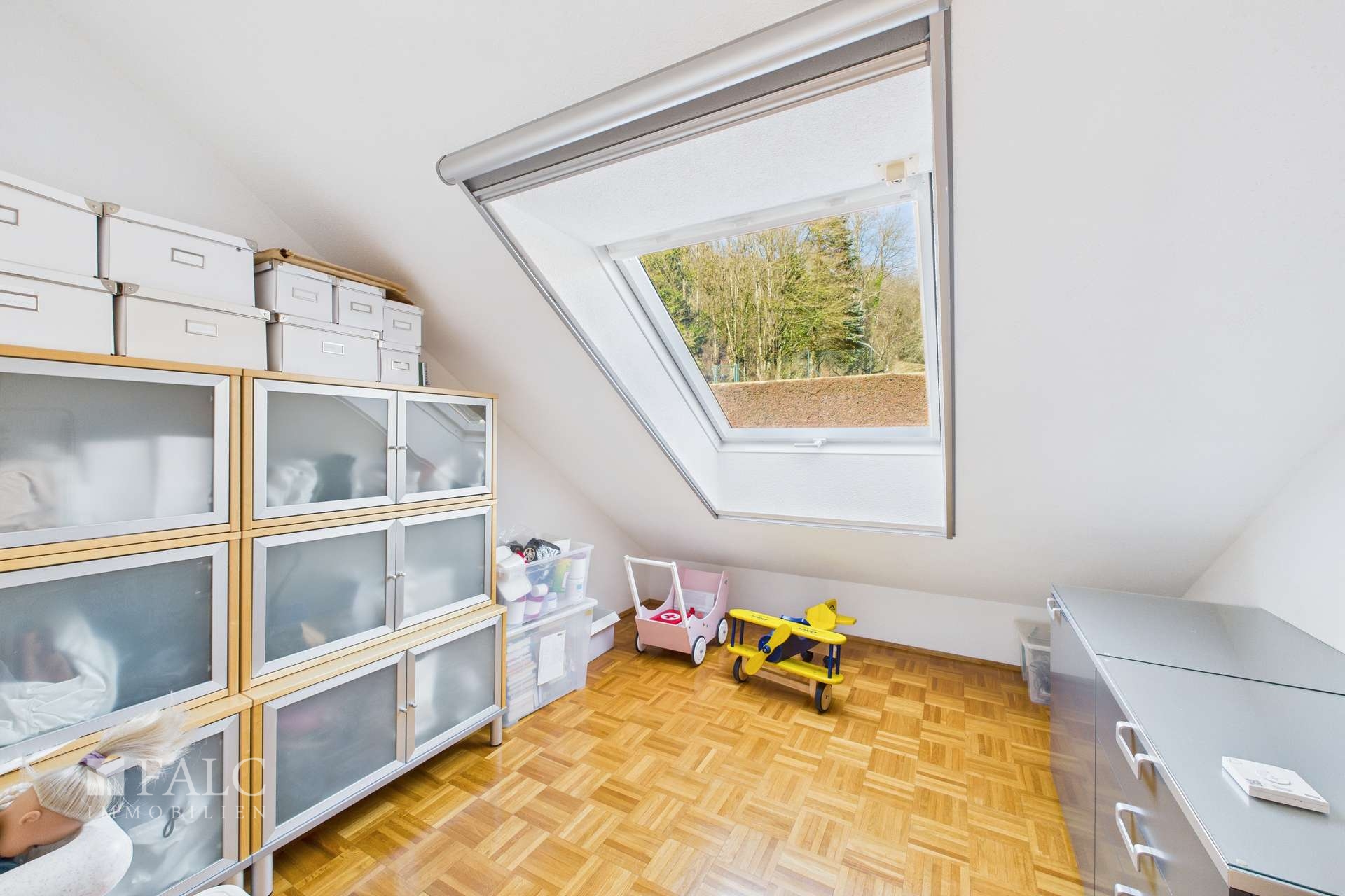 Großzügiges Einfamilienhaus mit Einliegerwohnung und Pool in ruhiger Lage – Herbolzheim – Vorschaubild 54