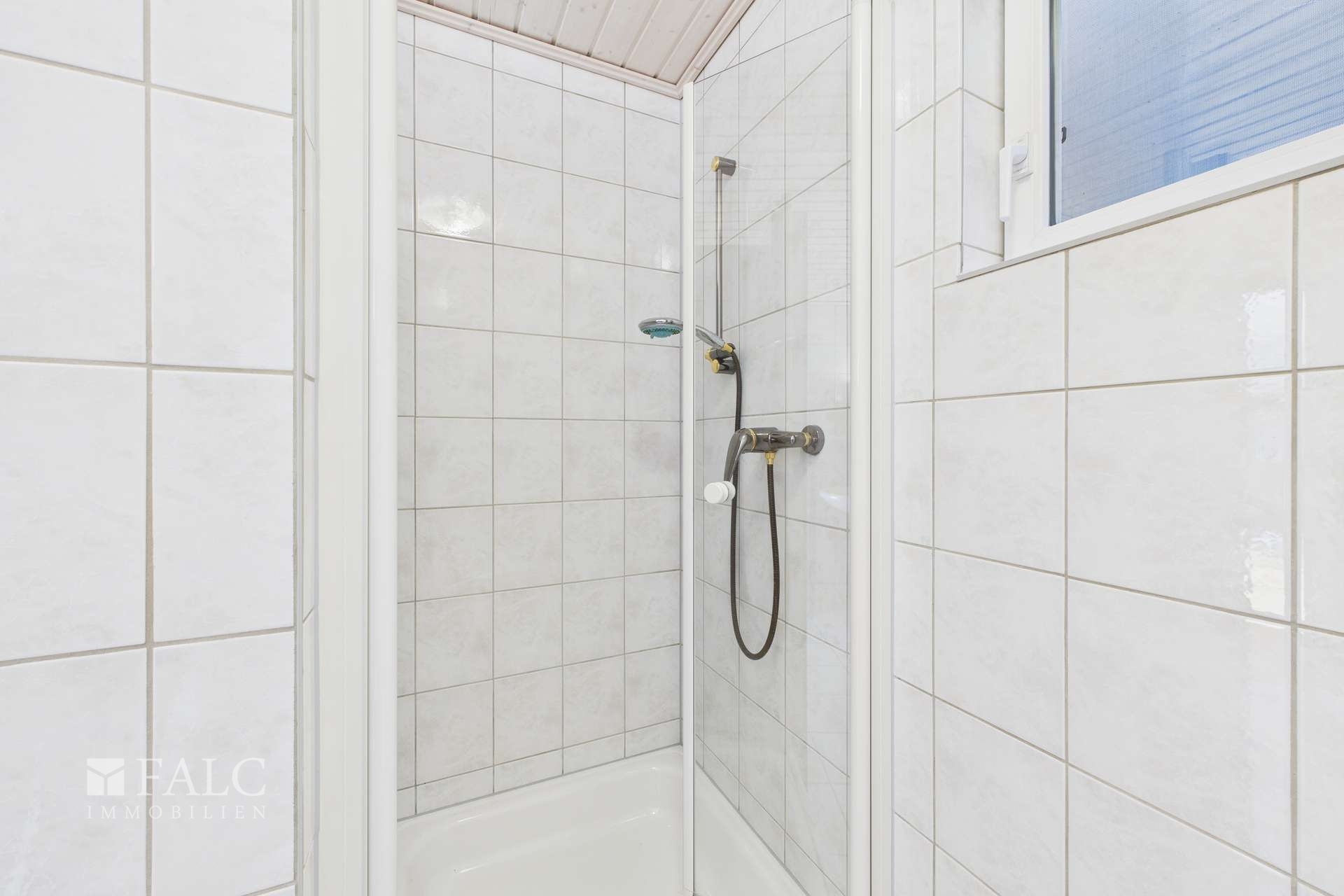 Großzügiges Einfamilienhaus mit Einliegerwohnung und Pool in ruhiger Lage – Herbolzheim – Vorschaubild 75