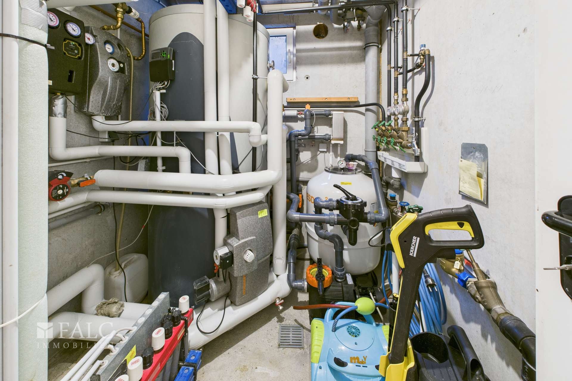 Großzügiges Einfamilienhaus mit Einliegerwohnung und Pool in ruhiger Lage – Herbolzheim – Vorschaubild 78