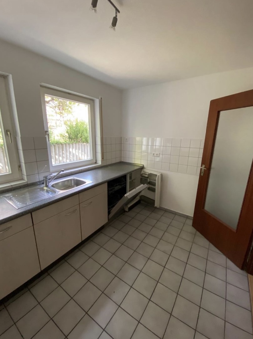 Helle & frisch renovierte Wohnung mit Terrasse im Grünen inkl. TG Stellplatz – Stuttgart – Vorschaubild 6