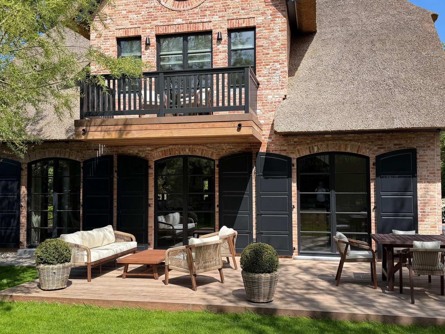 bg