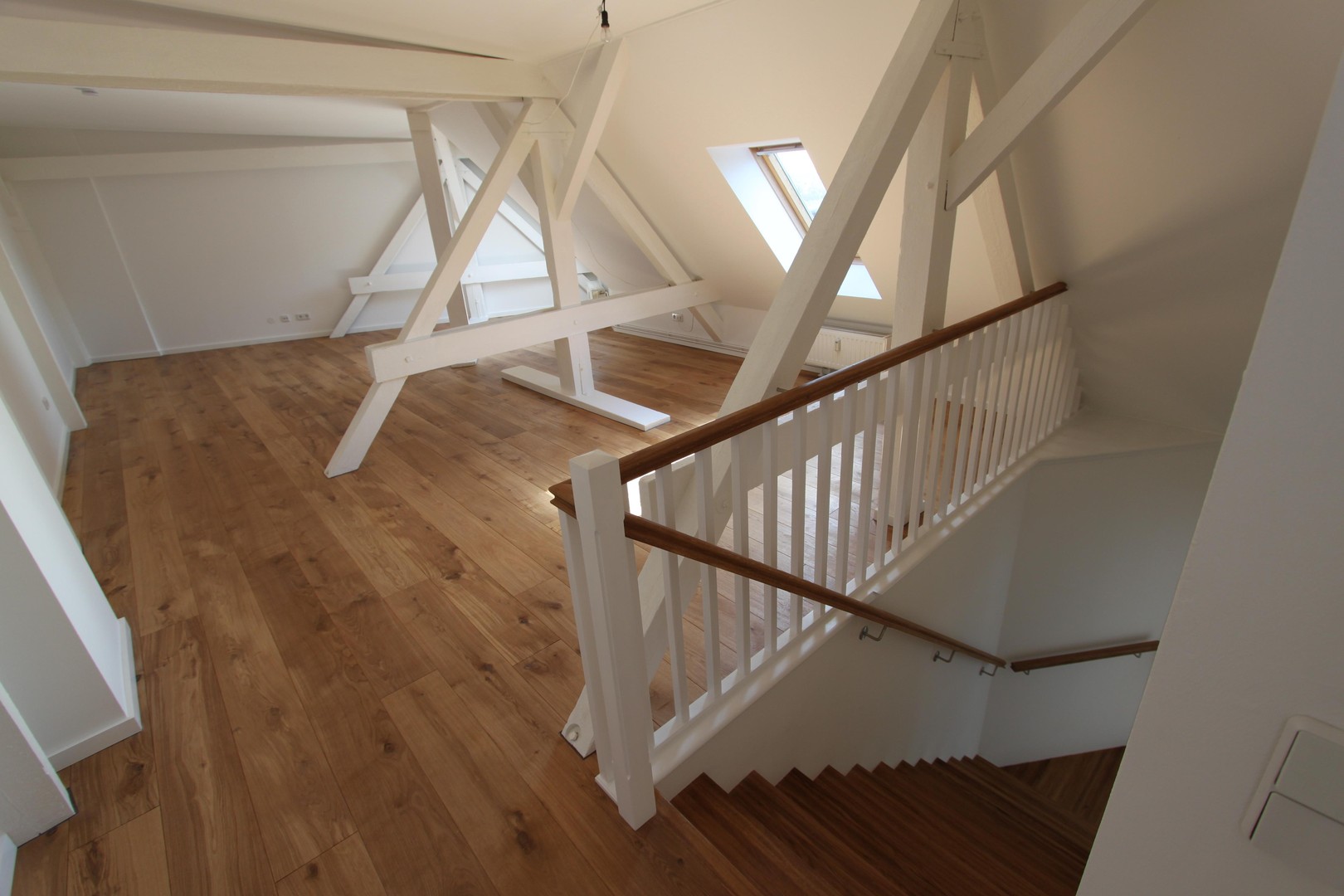 Urbanes Dachgeschoss-Loft über zwei Etagen direkt am Ostkreuz – Berlin – Vorschaubild 2