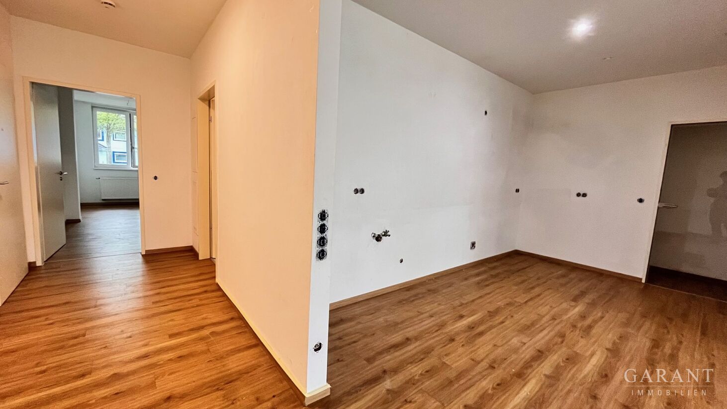 Exklusives Wohnungsangebot in Augsburg - zwei sanierte Einheiten mit laufenden Mieteinnahmen – Augsburg – Vorschaubild 4