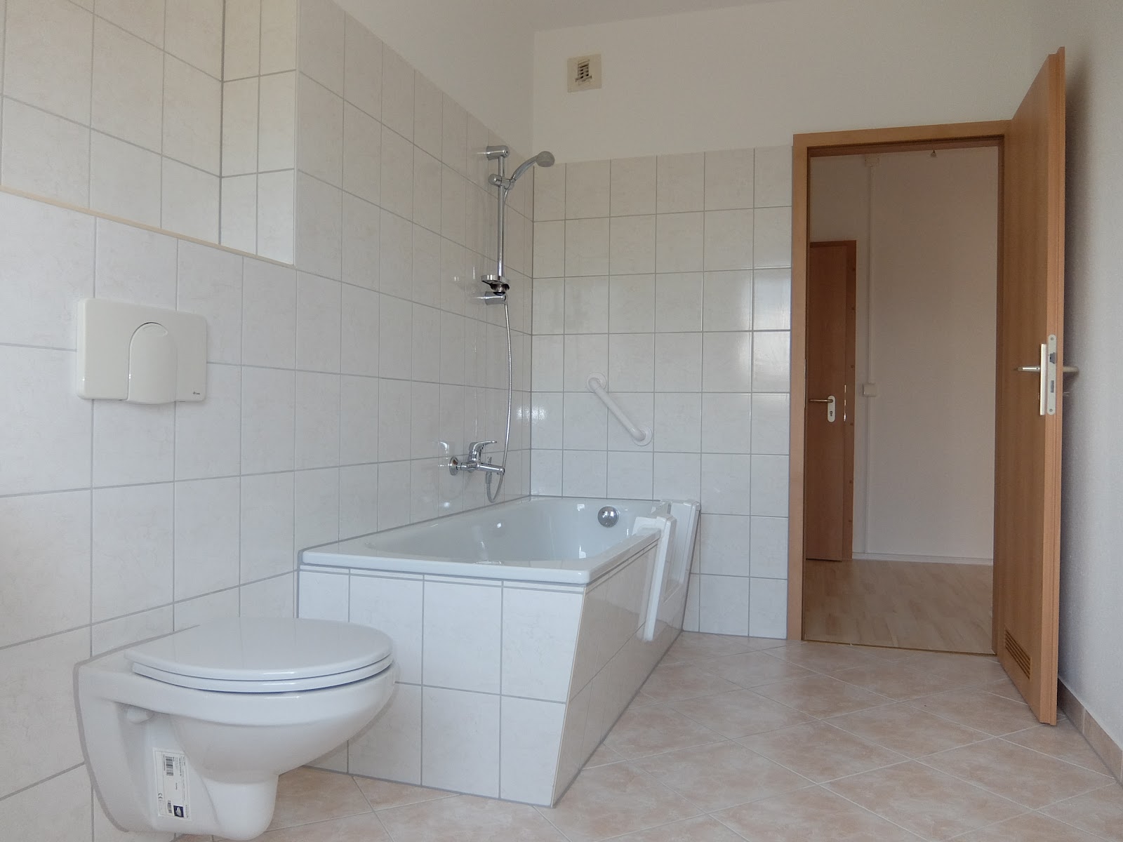 2-Zimmer-Wohnung mit Duschwanne, Aufzug ebenerdig ... – Chemnitz – Vorschaubild 6