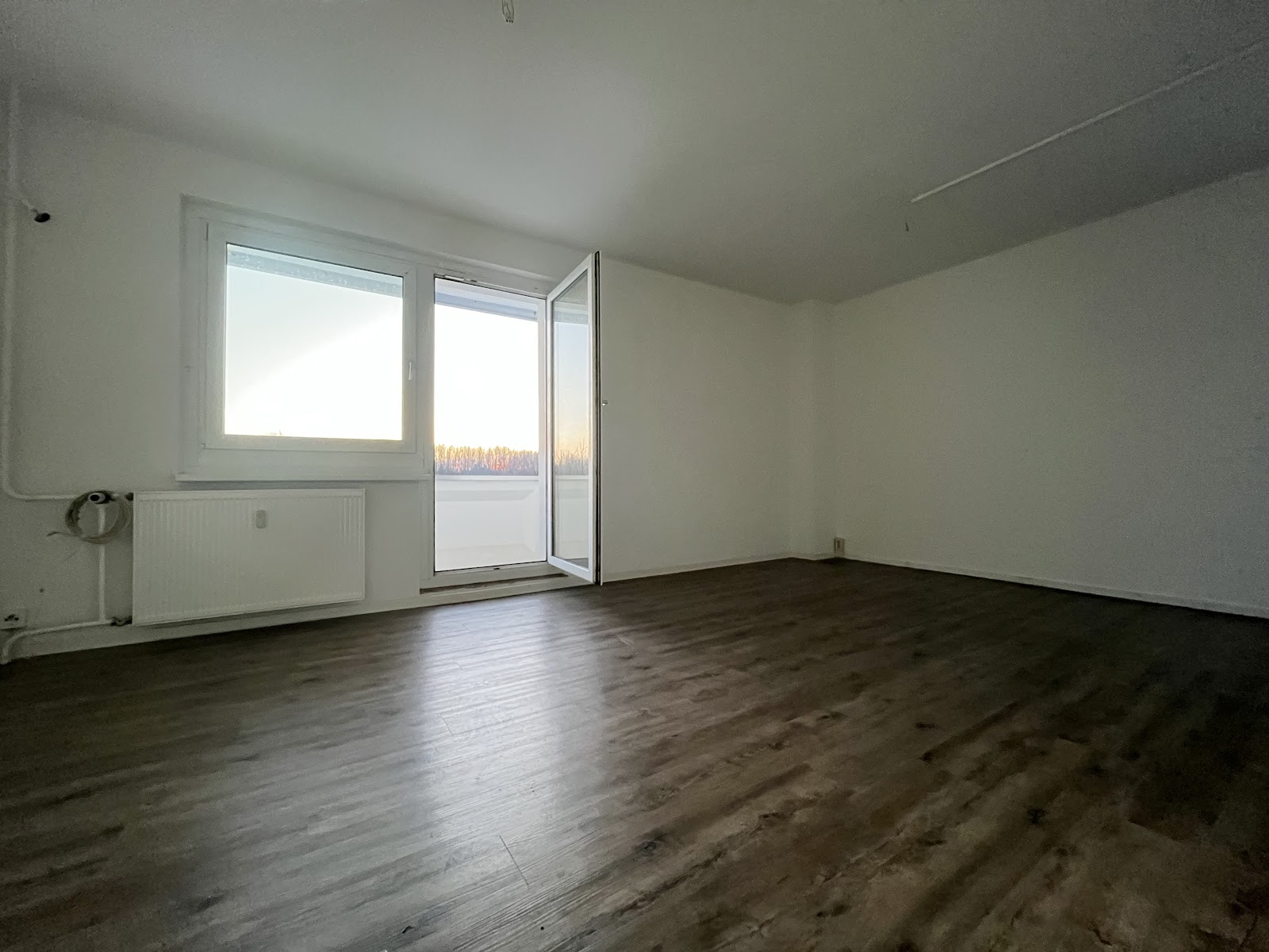 Gepflegte Wohnung mit Balkon und Wannenbad in Kappel – Chemnitz – Bild 1 von 7