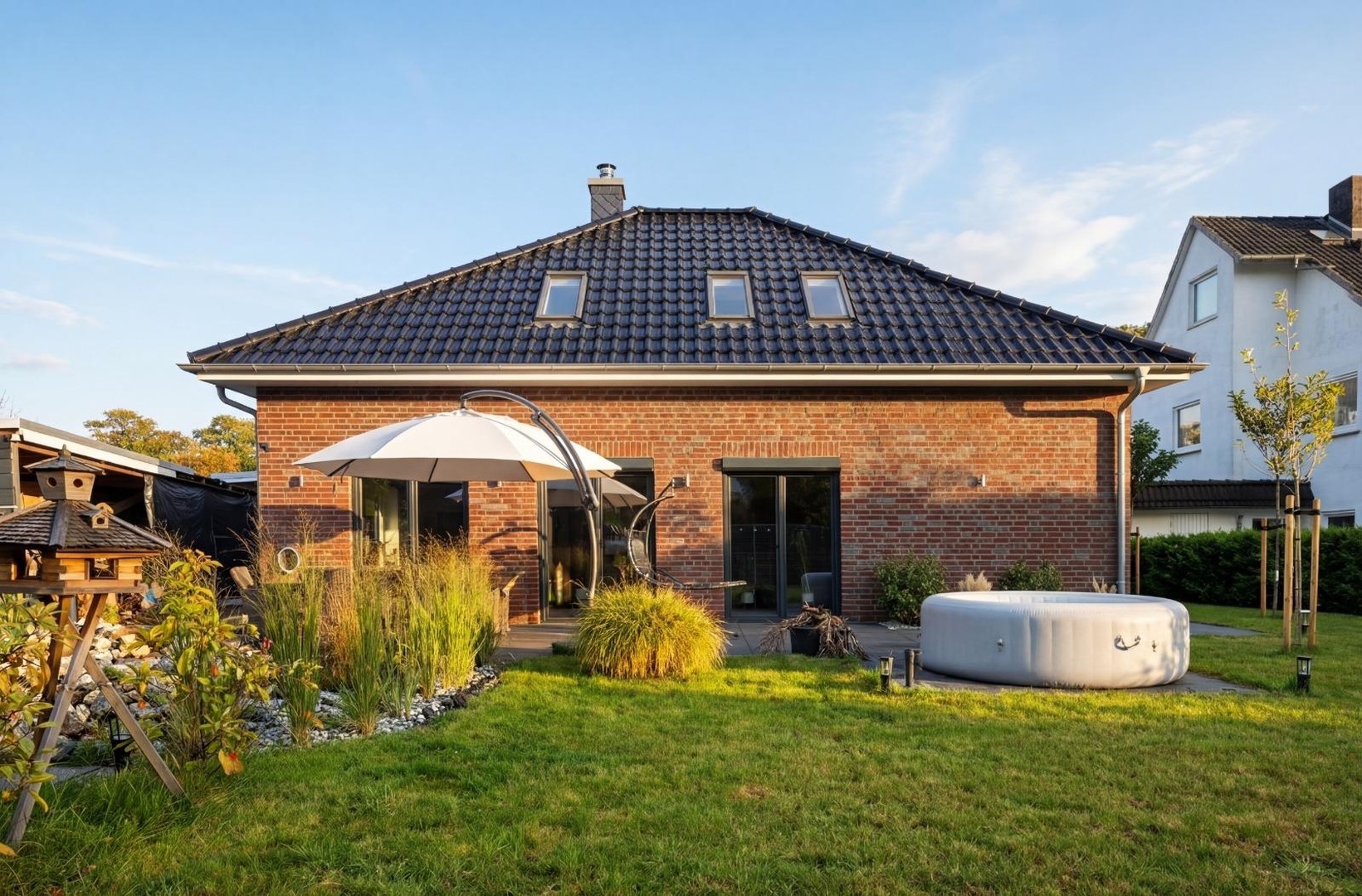 Luxuriöser Bungalow direkt an der Landesgrenze zu Schwanewede – Bremen – Bild 1 von 12