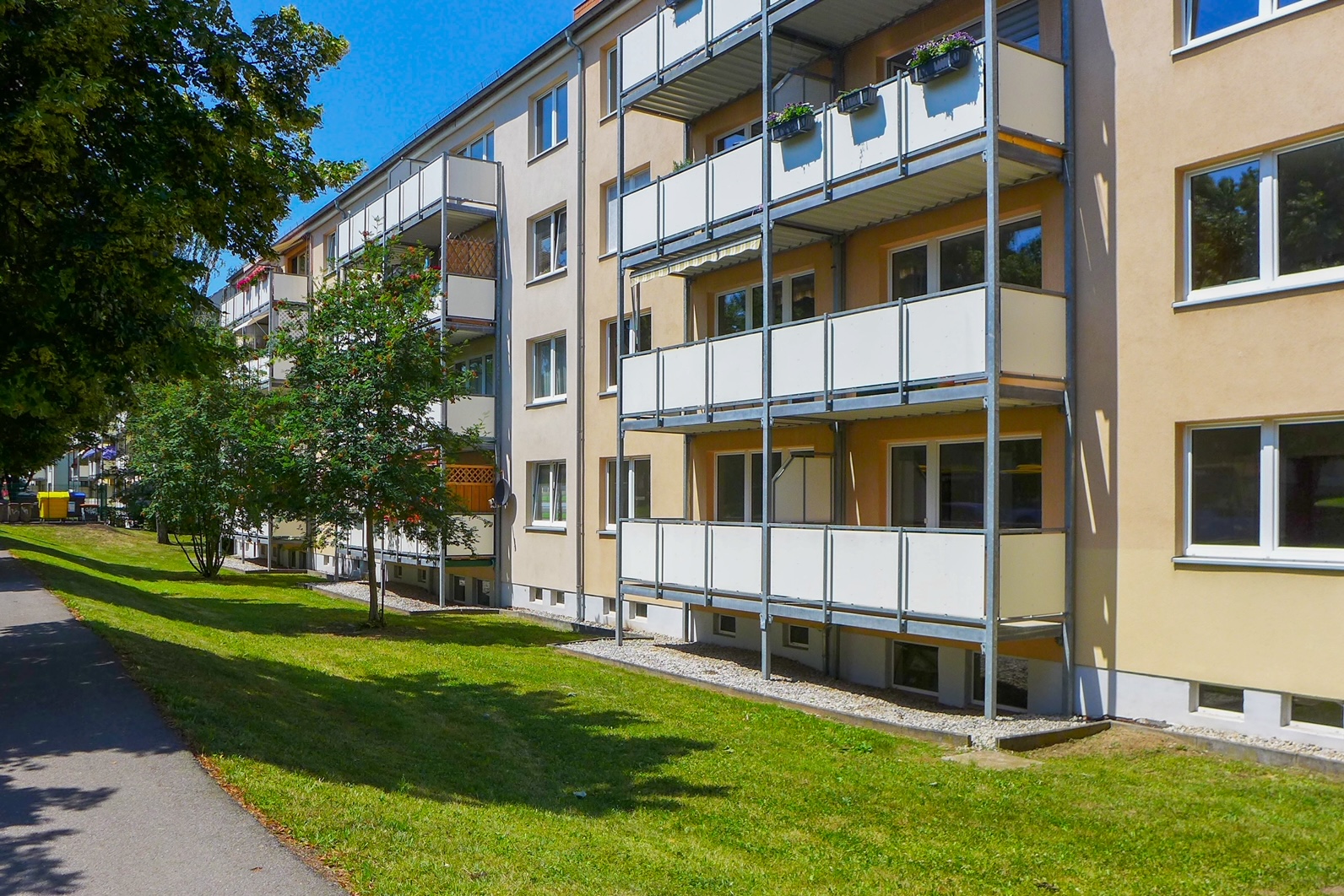 Erstbezug nach Renovierung +++ 3-Zimmer-Wohnung mit Balkon 1. OG