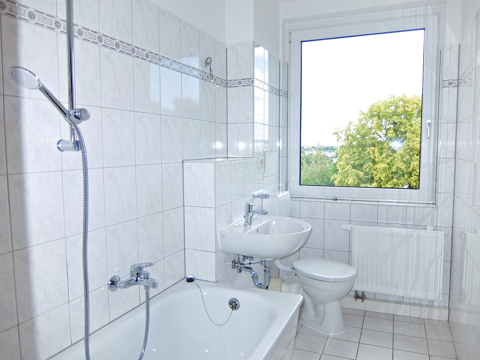Erstbezug nach Renovierung +++ 3-Zimmer-Wohnung mit Balkon 1. OG – Chemnitz – Vorschaubild 2