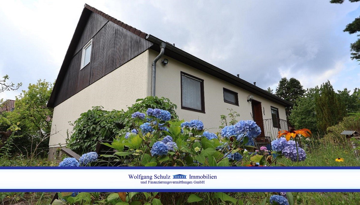 Charmantes Einfamilienhaus mit großem Grundstück in ruhiger Lage – Berlin / Heiligensee – Bild 1 von 12