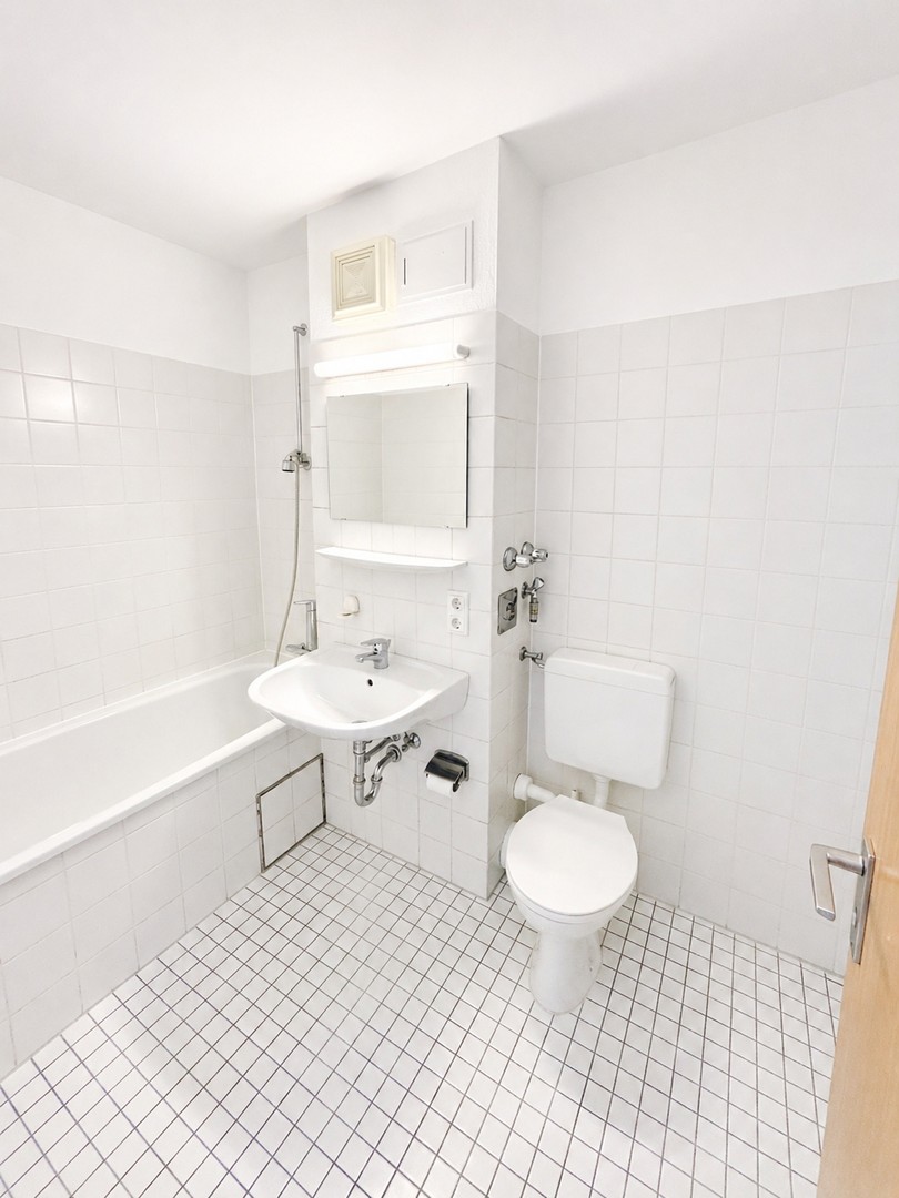 Helle, renovierte 2,5-Zimmer-Wohnung mit Südbalkon in -Moosach – RESERVIERT! – München – Vorschaubild 10