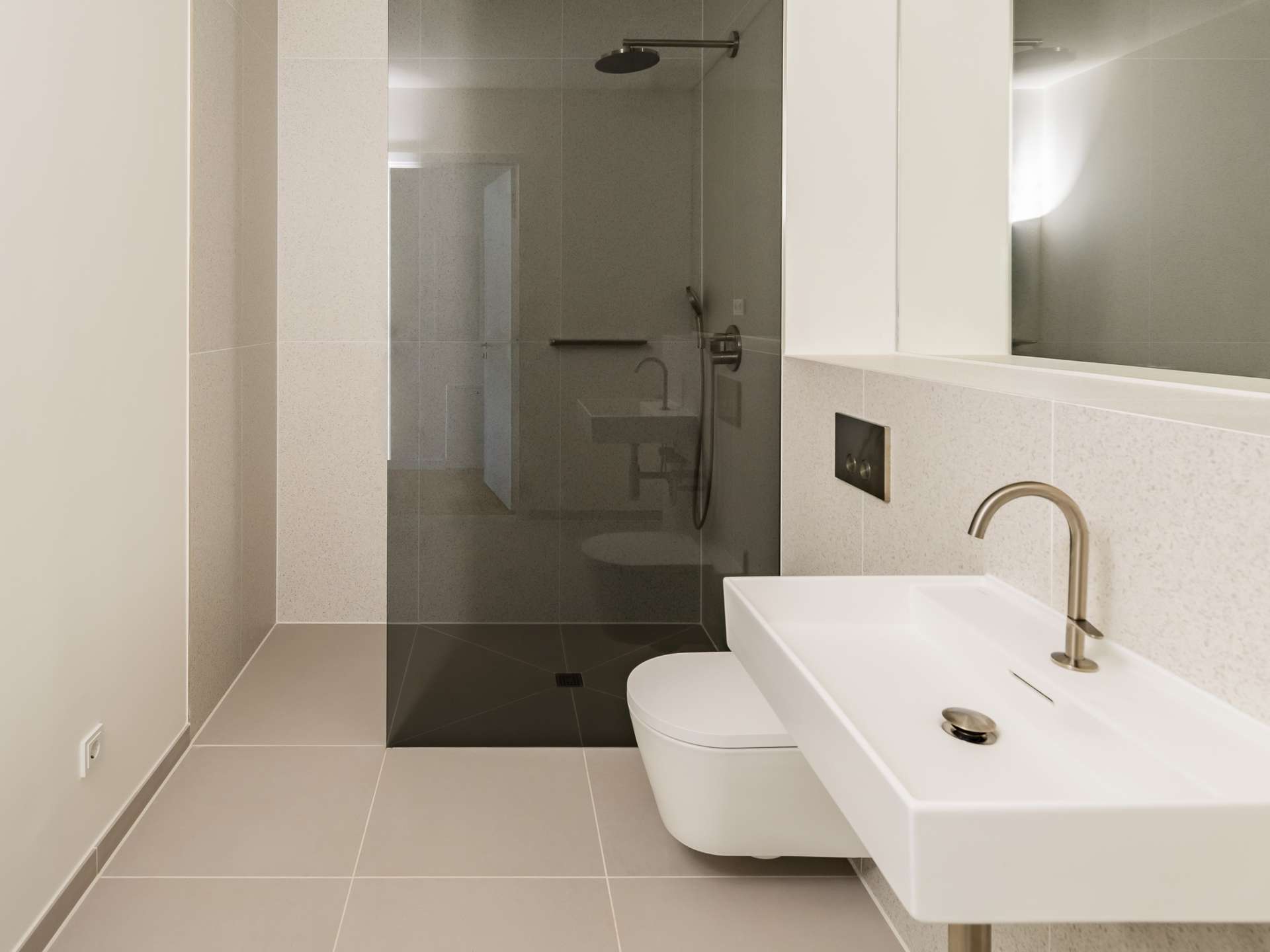 Helle 1-Zimmer-Neubauwohnung mit bodentiefen Fenstern in Charlottenburg – Berlin – Vorschaubild 4