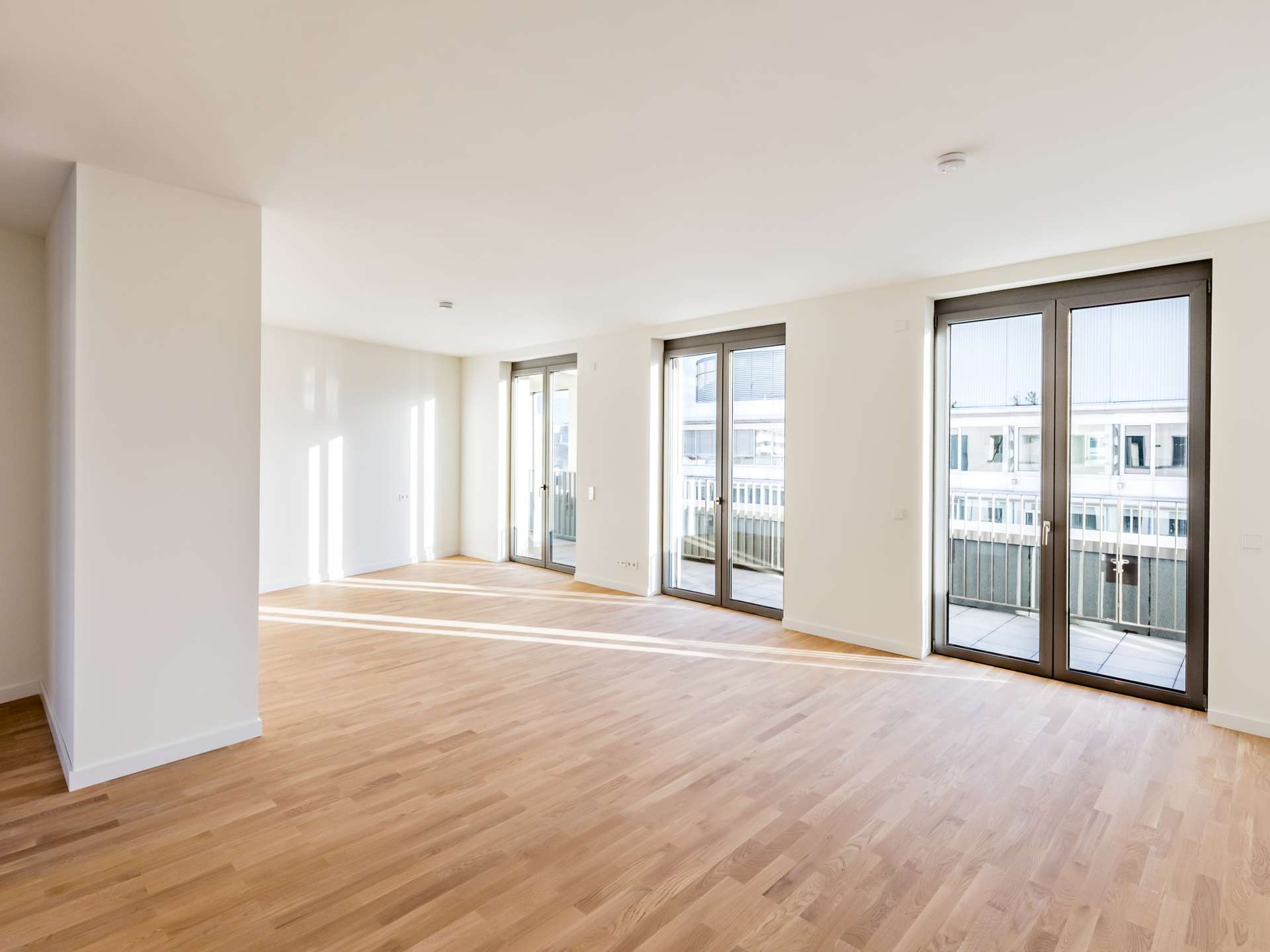 Leben in Charlottenburg: Helle 2-Zimmer-Neubauwohnung mit großer Terrasse und offenem Wohnbereich – Berlin – Vorschaubild 3