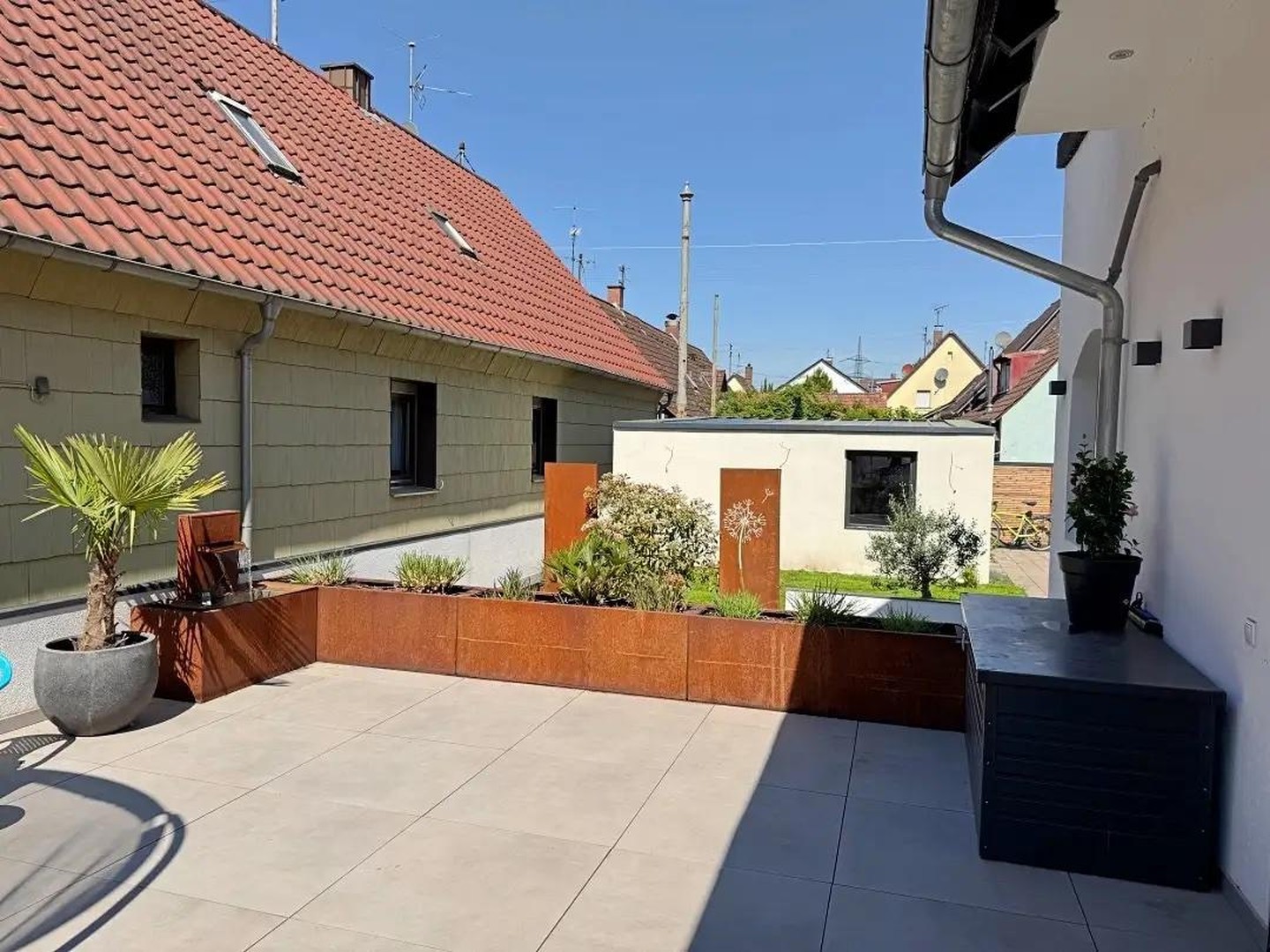Zukunftssicheres Design-Atriumhaus: Klasse B, 12kWp PV, Klima, Kamin & Einlieger-Option – Karlsruhe – Vorschaubild 23