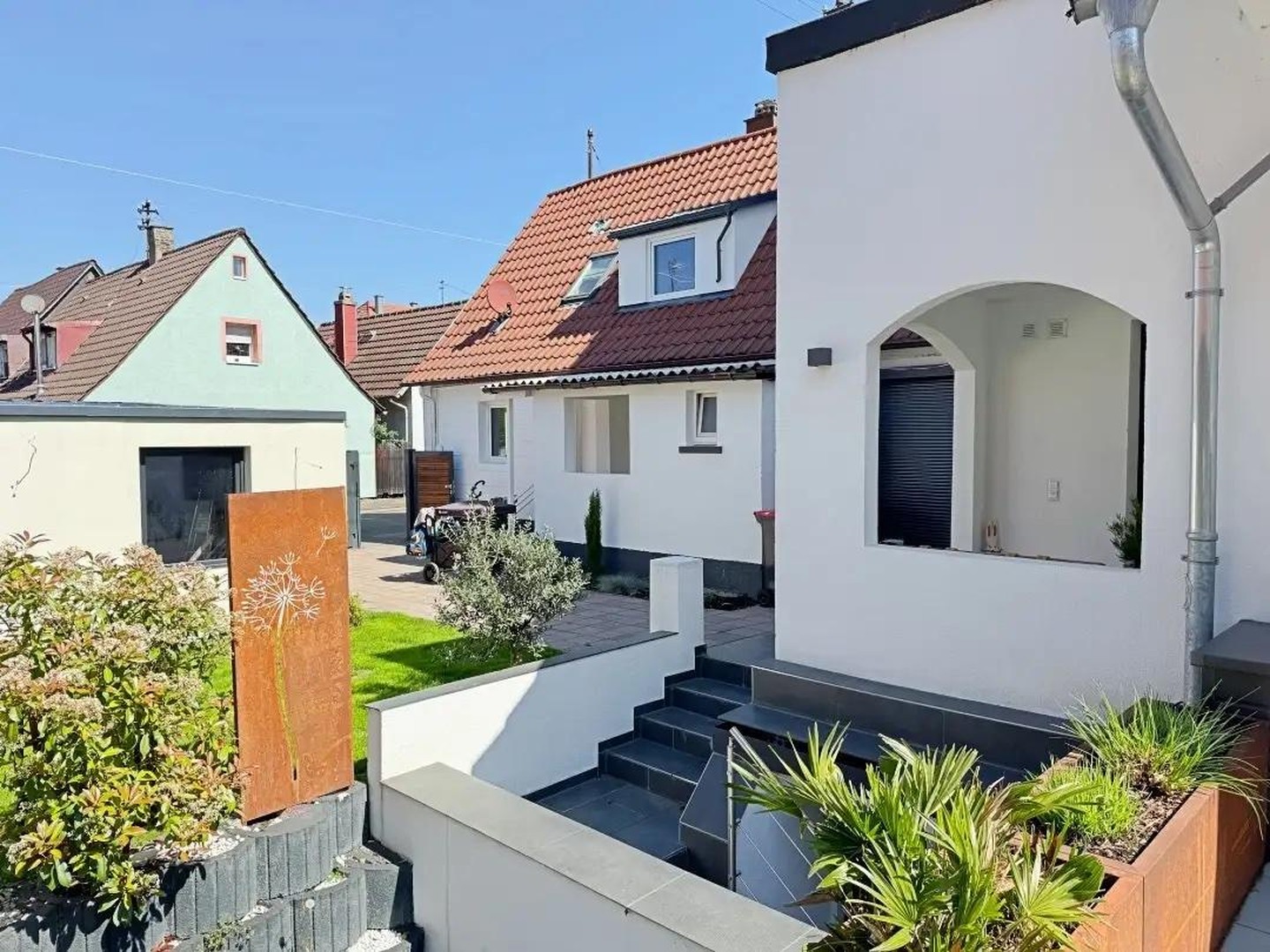 Zukunftssicheres Design-Atriumhaus: Klasse B, 12kWp PV, Klima, Kamin & Einlieger-Option – Karlsruhe – Vorschaubild 25