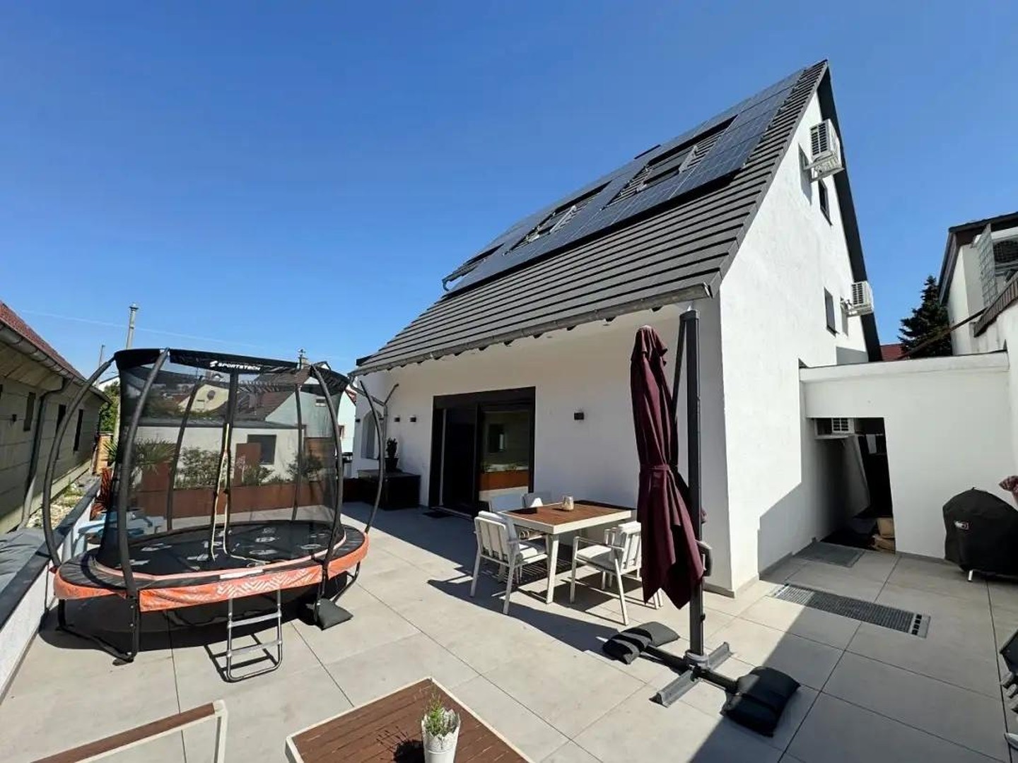 Zukunftssicheres Design-Atriumhaus: Klasse B, 12kWp PV, Klima, Kamin & Einlieger-Option – Karlsruhe – Vorschaubild 26