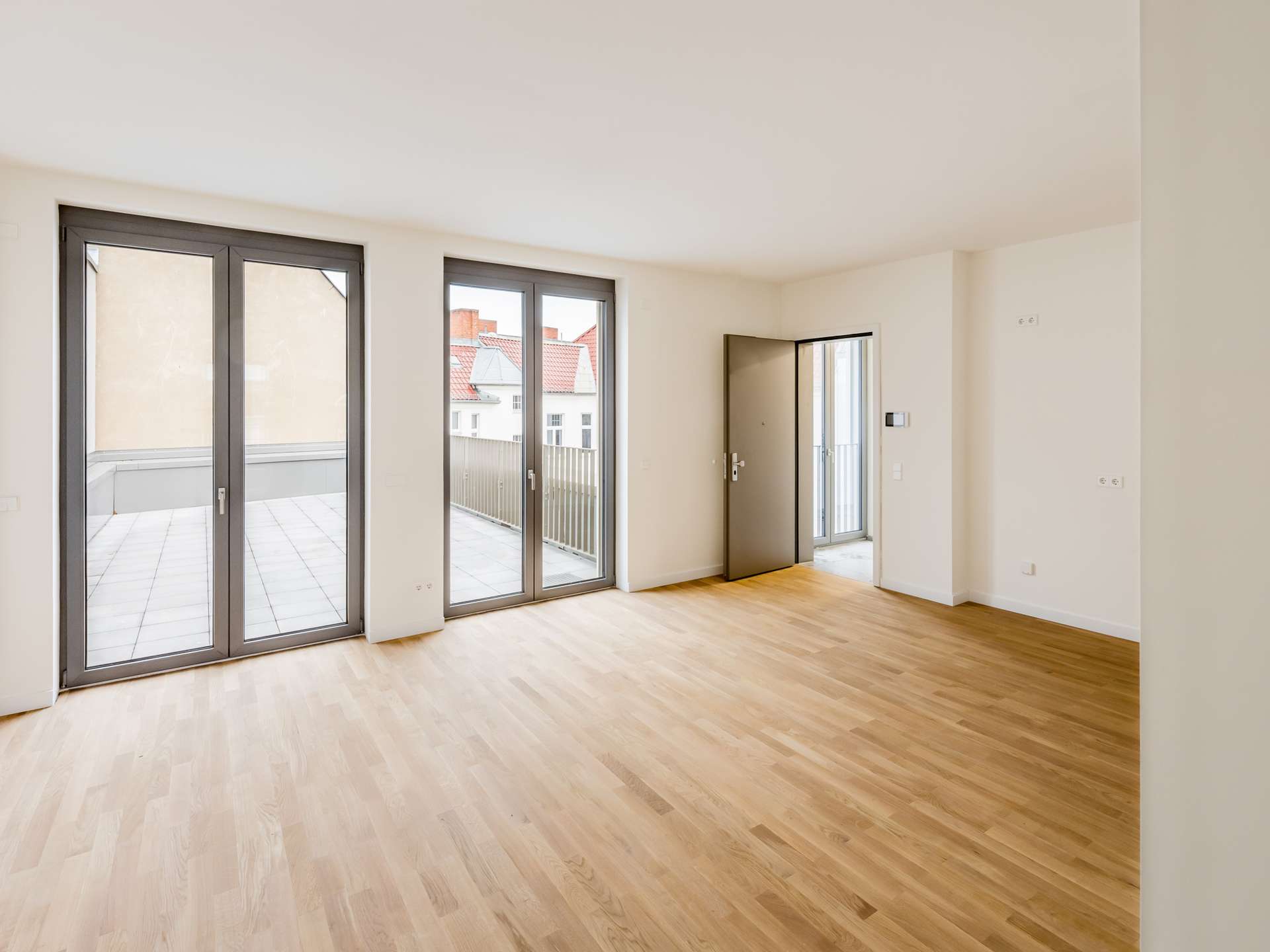 Wohnen im Erstbezug: 2-Zimmer-Neubauwohnung mit großzügiger Dachterrasse in Charlottenburg – Berlin – Bild 1 von 16