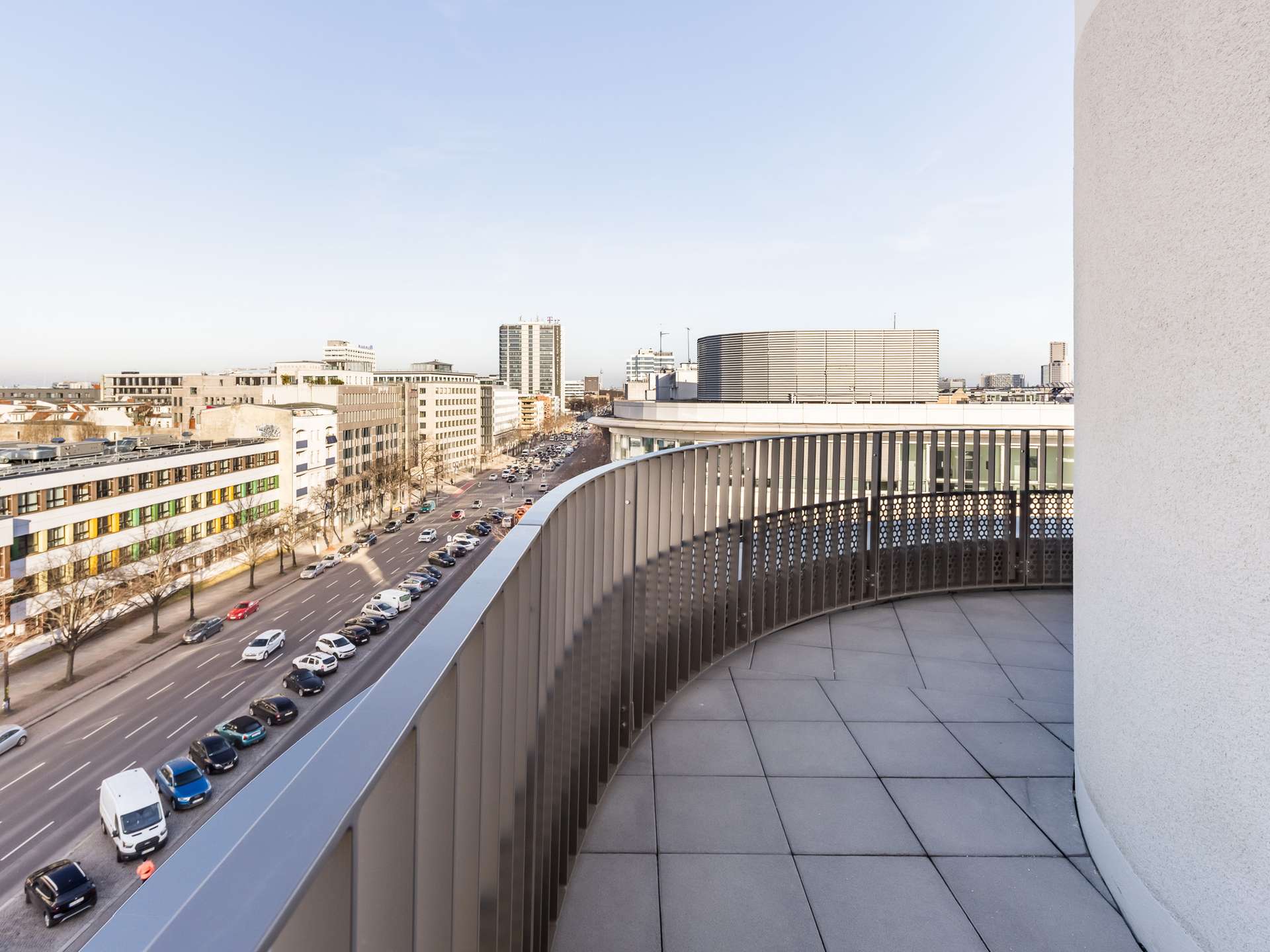 Kompaktes Penthouse mit umlaufender Terrasse und weitem Blick über Charlottenburg – Berlin – Vorschaubild 4