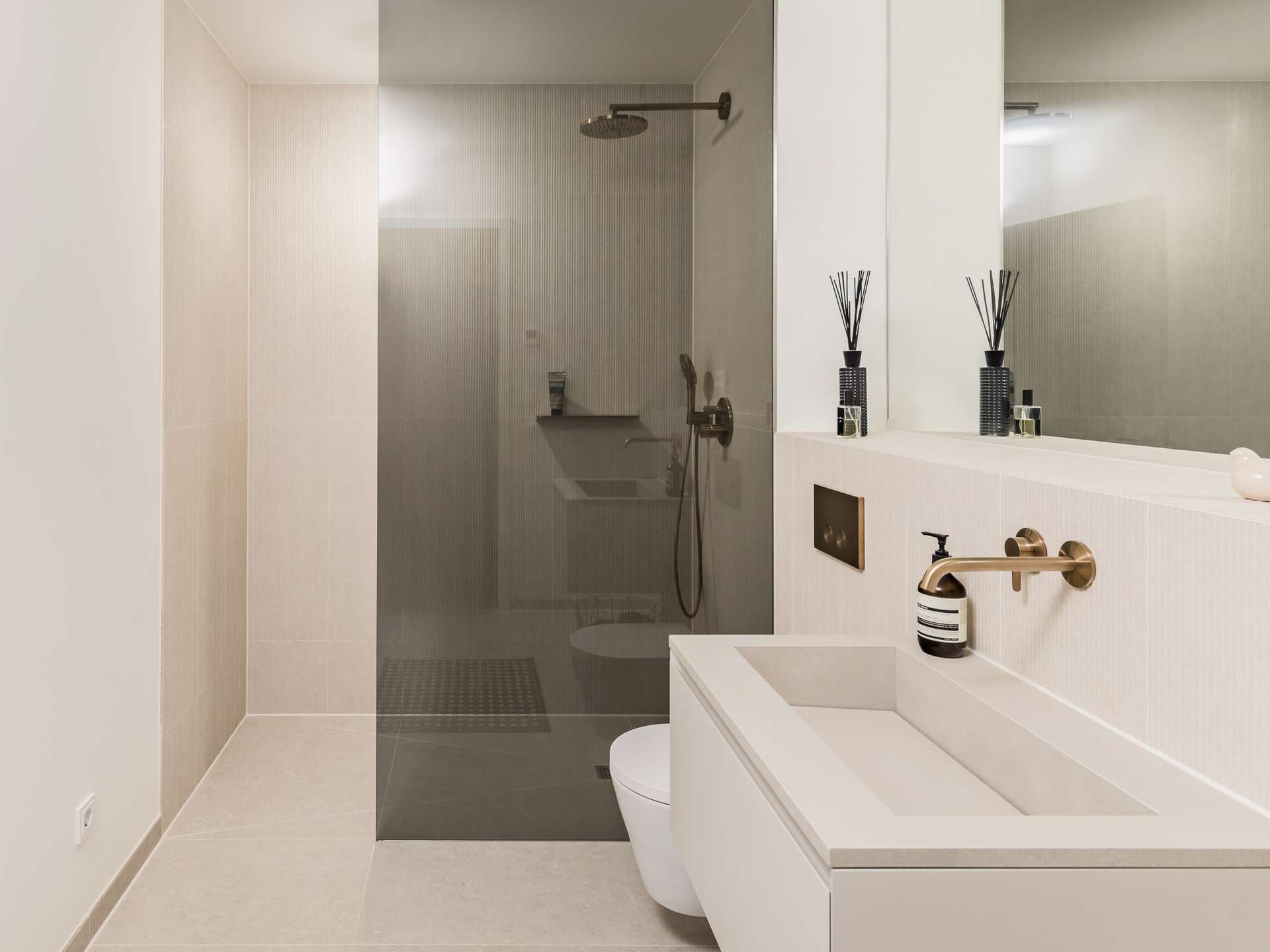 Kompaktes Penthouse mit umlaufender Terrasse und weitem Blick über Charlottenburg – Berlin – Vorschaubild 6