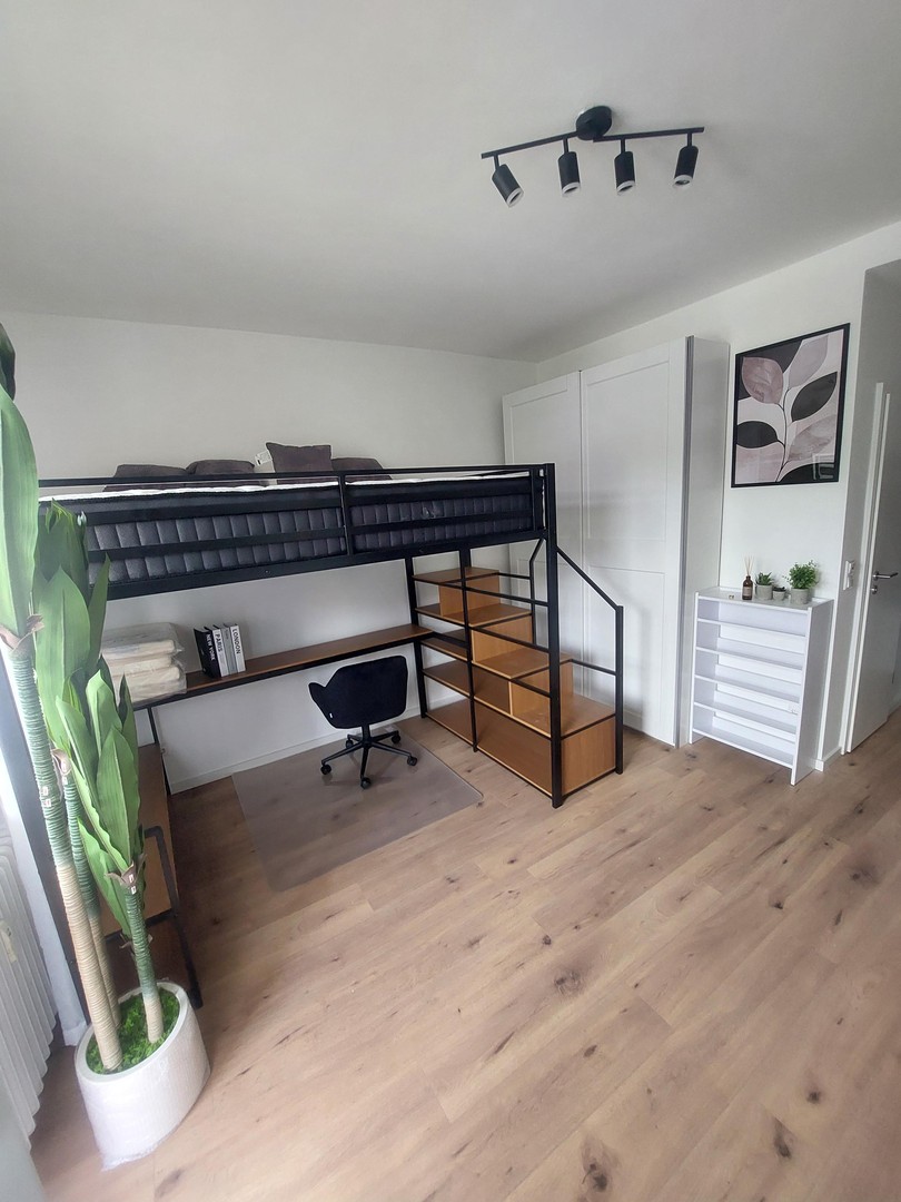 Kernsanierte, neu möblierte 1-Zimmer-Wohnung Nähe Wettersteinplatz, München – München Untergiesing-Harlaching – Bild 1 von 6
