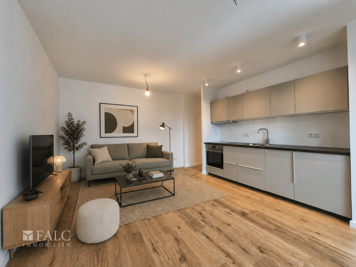 **Modernisierte Wohnung mit Fahrstuhl**- FALC IMMOBILIEN – Berlin – Vorschaubild 6