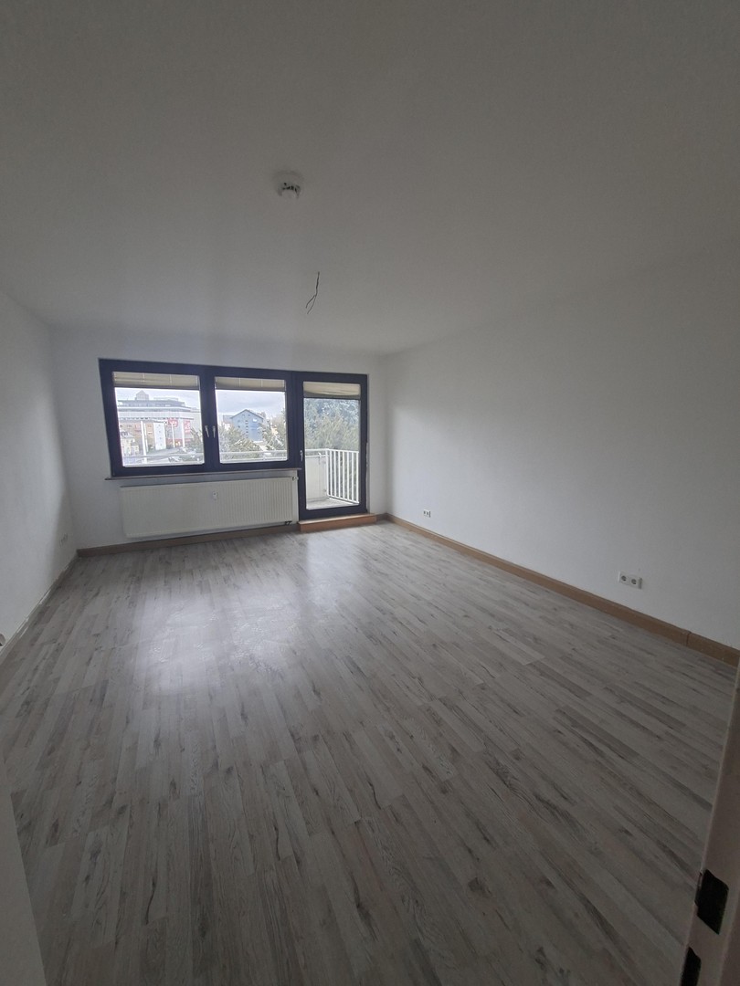 Helle 2-Zimmer-Wohnung mit Balkon & Stellplatz in Würzburg-Heidingsfeld (mit Aufzug)