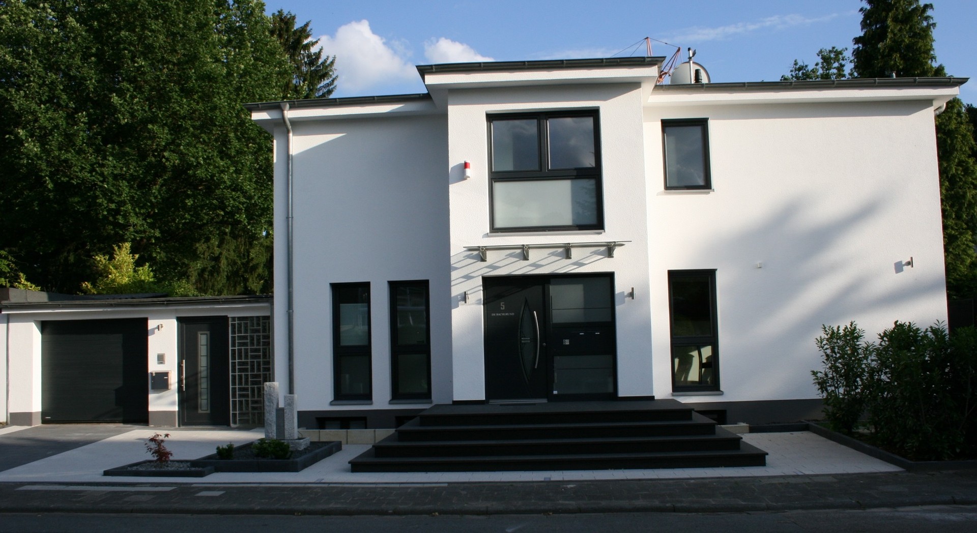 Großzügiges Haus mit schönem Garten und moderner Ausstattung in Dreieich-Buchschlag