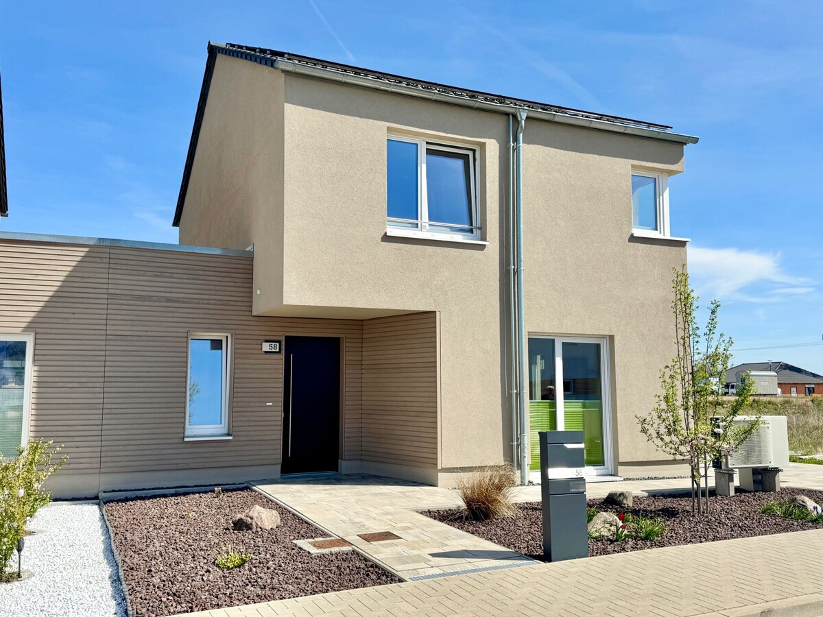 HORN IMMOBILIEN ++ Neuwertiges Einfamilienhaus in Neubrandenburg Obodritenstraße, EBK + Carport – Neubrandenburg – Vorschaubild 9