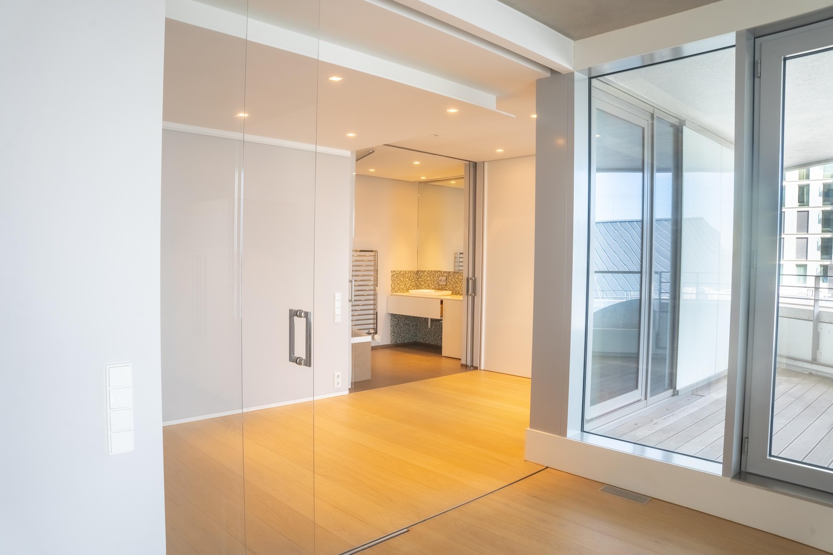 Designwohnung im Marco Polo Tower – mit Blick auf das Wendebecken des Hafens – Hamburg – Vorschaubild 12