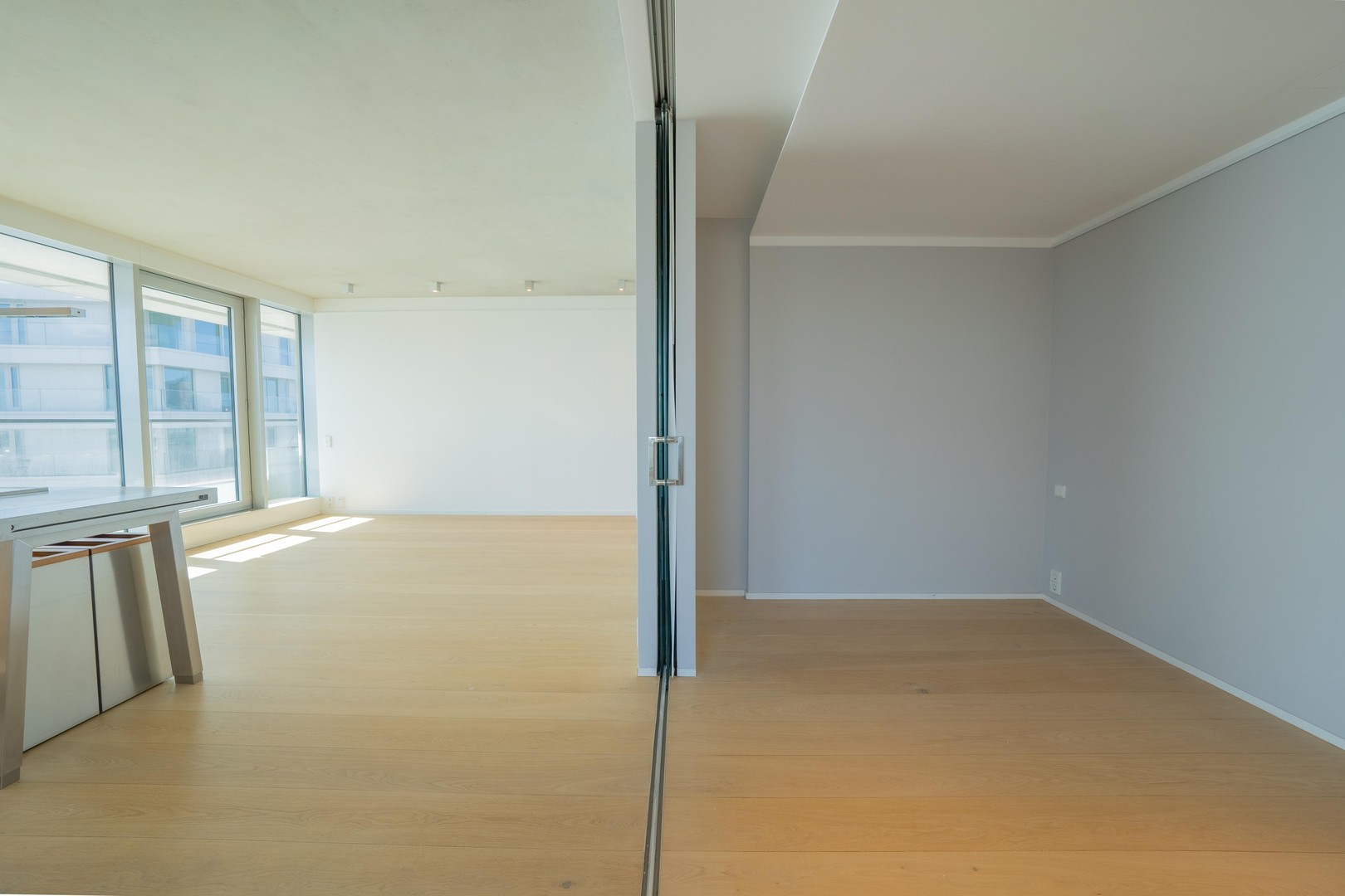 Designwohnung im Marco Polo Tower – mit Blick auf das Wendebecken des Hafens – Hamburg – Vorschaubild 14