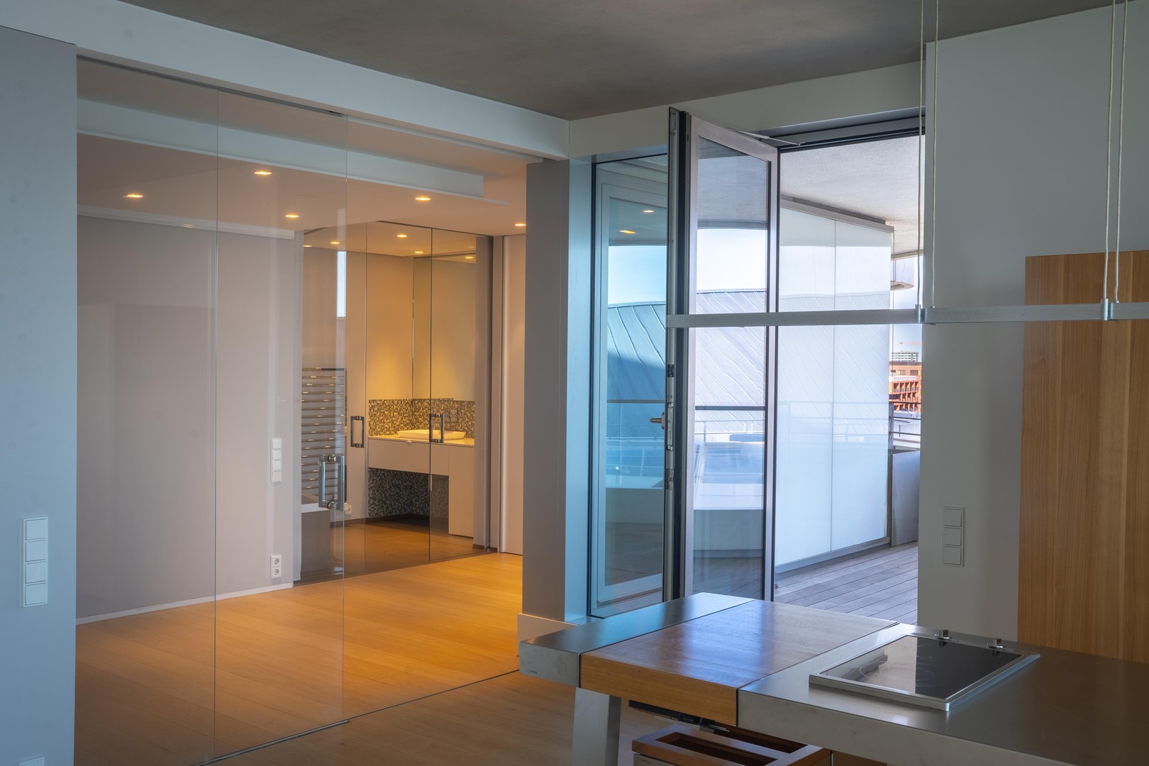 Designwohnung im Marco Polo Tower – mit Blick auf das Wendebecken des Hafens – Hamburg – Vorschaubild 21