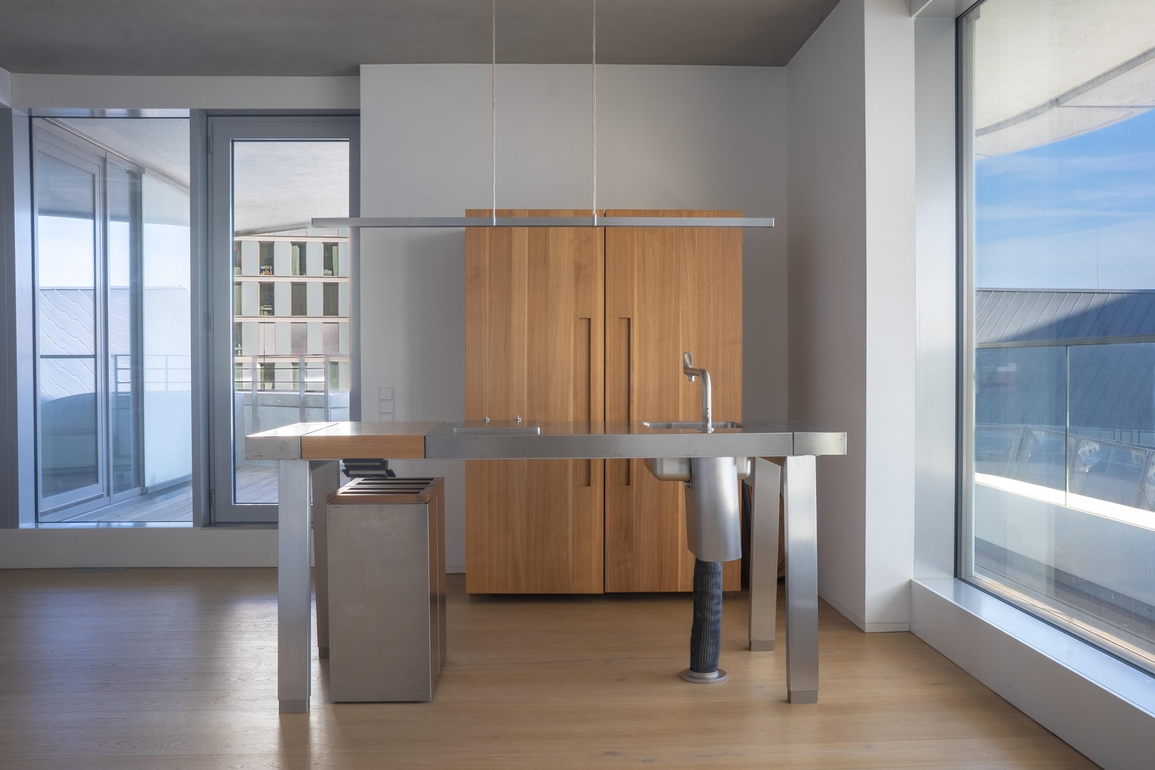 Designwohnung im Marco Polo Tower – mit Blick auf das Wendebecken des Hafens – Hamburg – Vorschaubild 22
