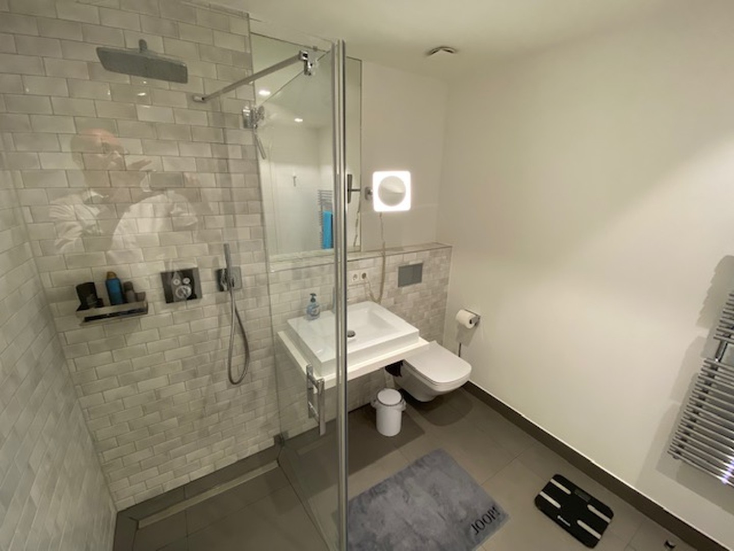 Luxus Design Appartement mit Elbblick – Hamburg – Vorschaubild 23