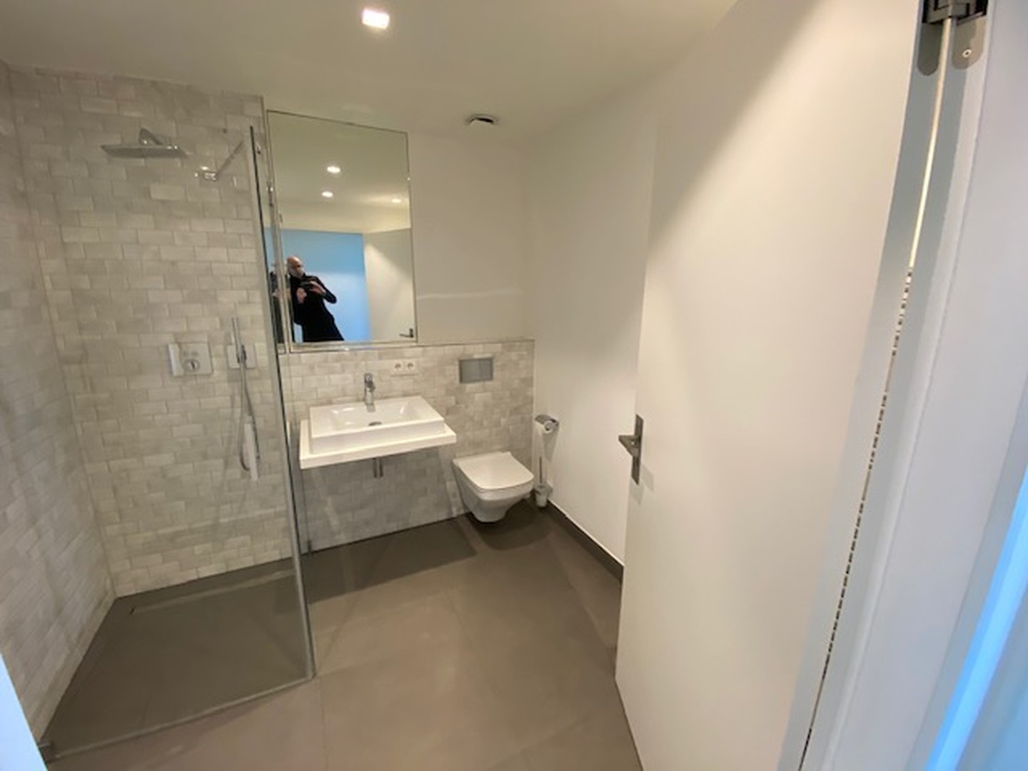 Luxus Design Appartement mit Elbblick – Hamburg – Vorschaubild 25