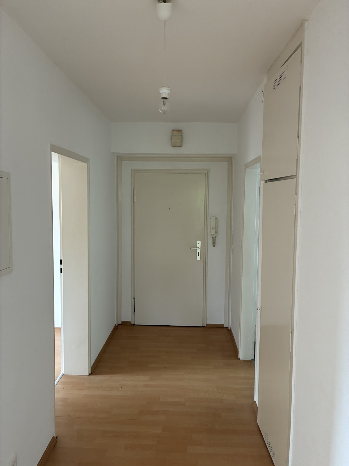 Zentral. Hell. Bezugsfertig – 3 Zimmer mit Balkon im Herzen der Stadt – Salzgitter – Vorschaubild 2