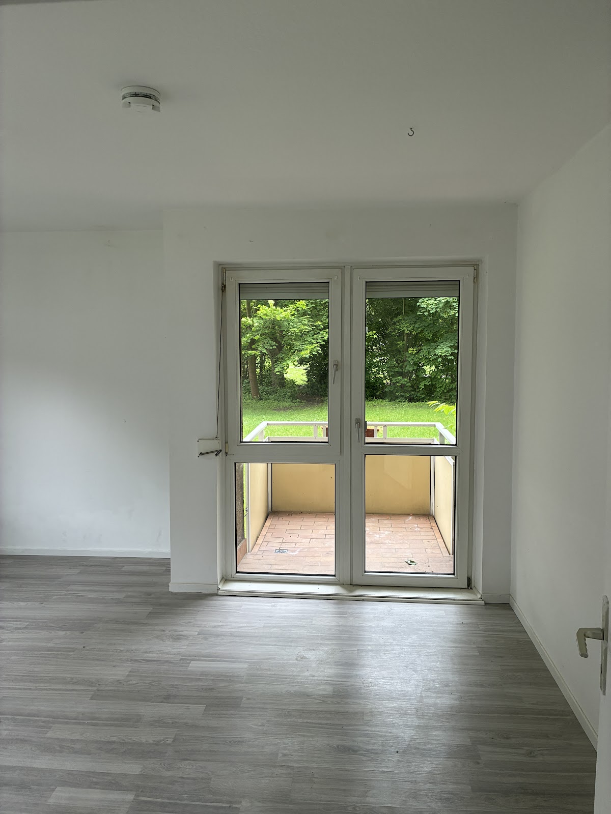 Familienhit mit Balkon & Tageslichtbad - Frisch renovierte 3-Zimmer-Wohnung