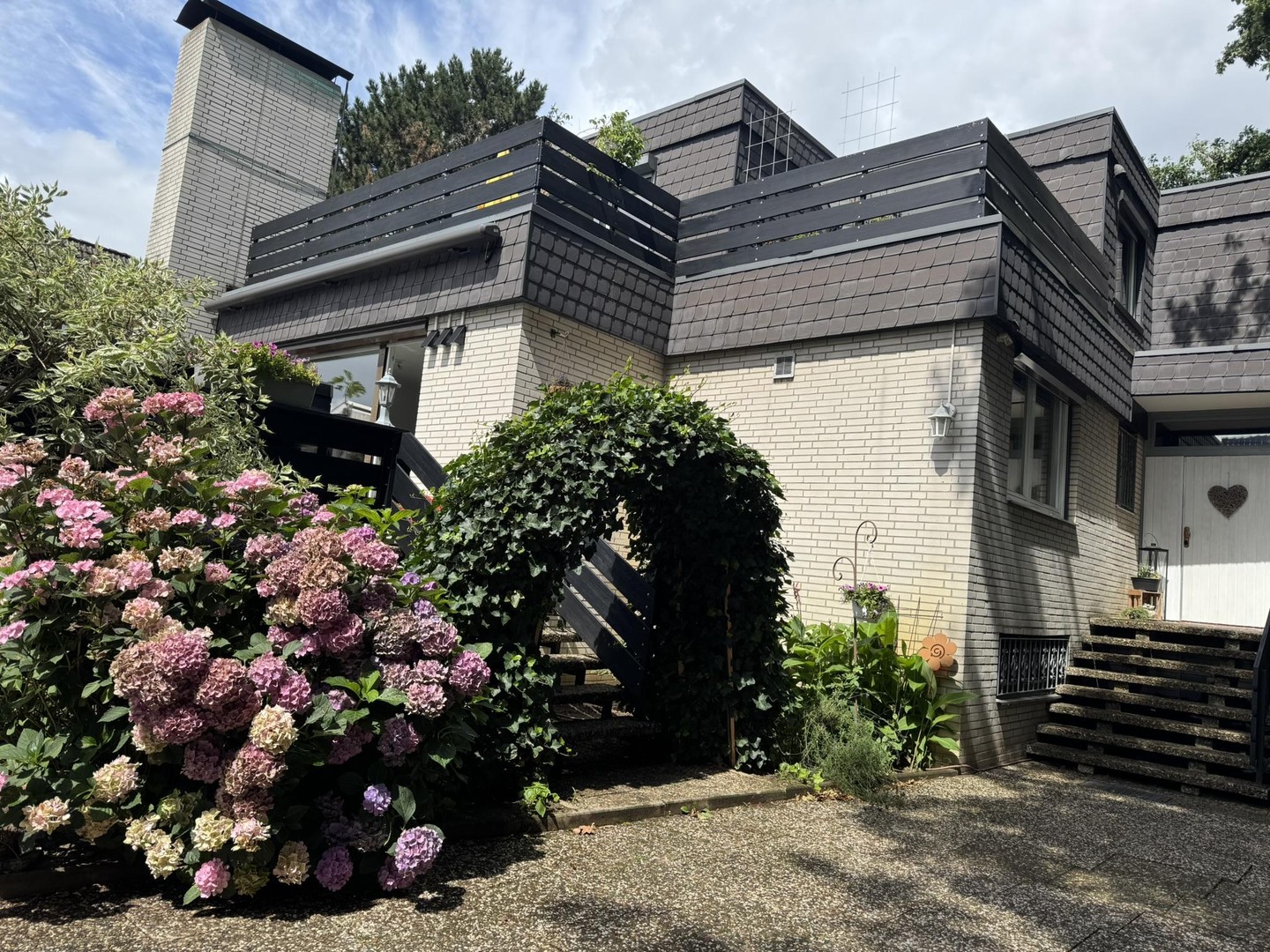 Lichtdurchflutetes Haus im Märchenviertel – großes Grundstück, Sauna & 2‑WE‑Option – Hannover – Vorschaubild 8