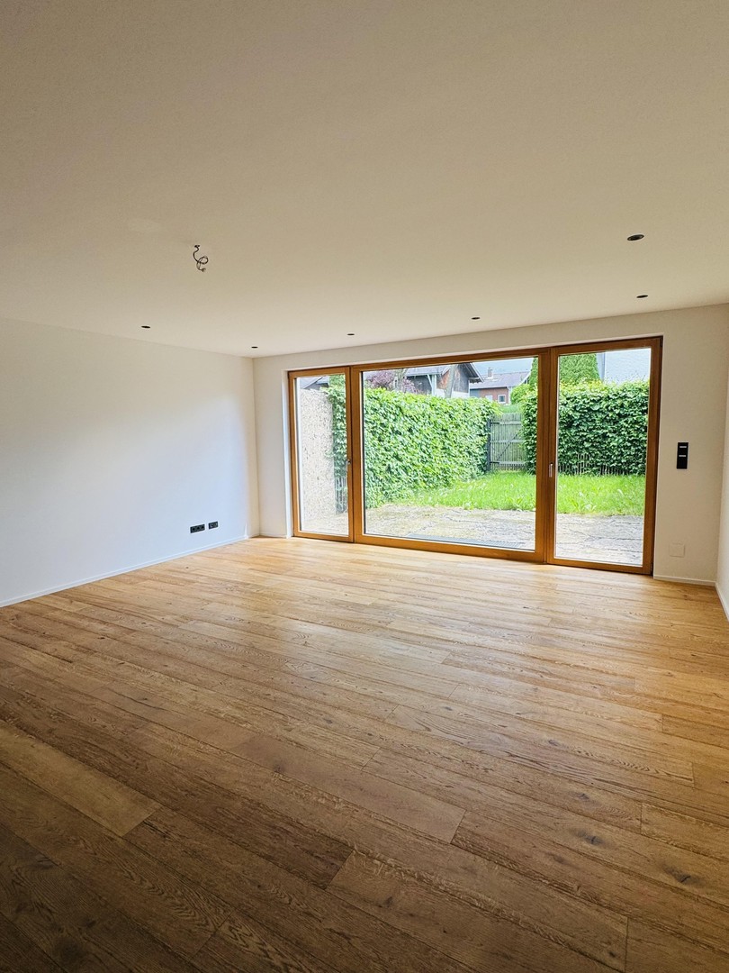 Modernes Mittelhaus mit Gartenanteil in familienfreundlicher Lage von Brannenburg – Branneburg – Vorschaubild 5