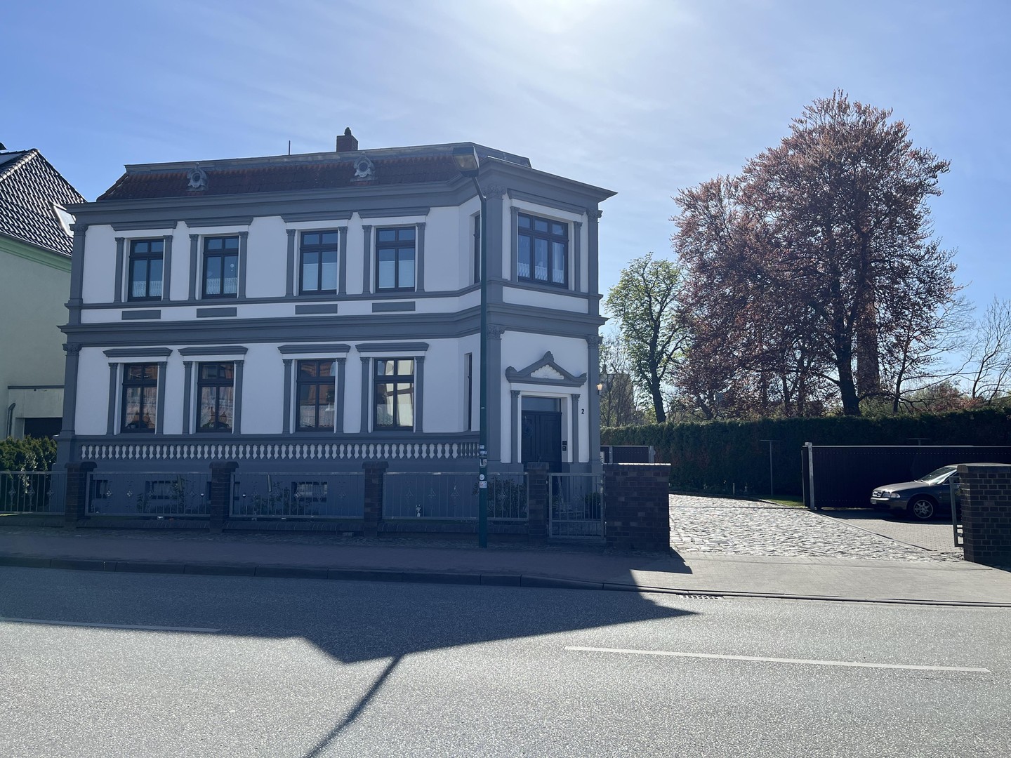 Gepflegte Stadtvilla mit Gewerbe – Lübz – Bild 1 von 36