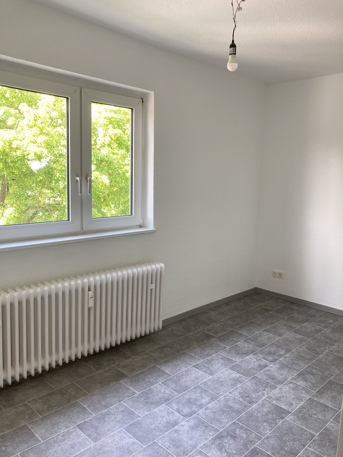 Stilvoll wohnen mit Weitblick - gepflegte 2-Zimmerwohnung im 3. Obergeschoss (ohne Fahrstuhl) – Salzgitter – Vorschaubild 3