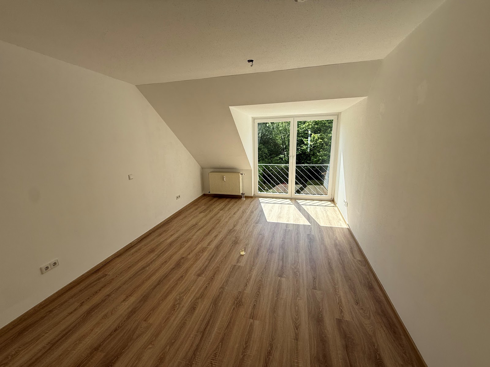 Platz für Liebe, Chaos & Pizza – 2 Zimmer Wohnung sucht junges Leben