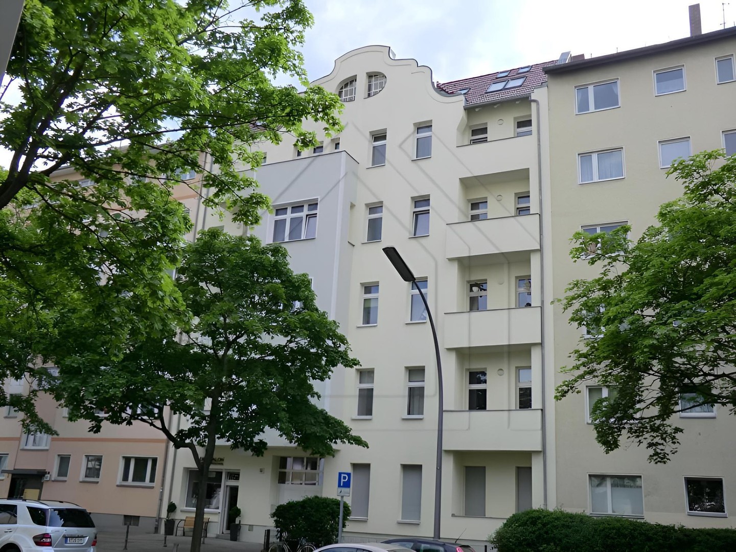 Altbauflair in Wilmersdorf: Saniertes 2,5-Zimmer-Apartment