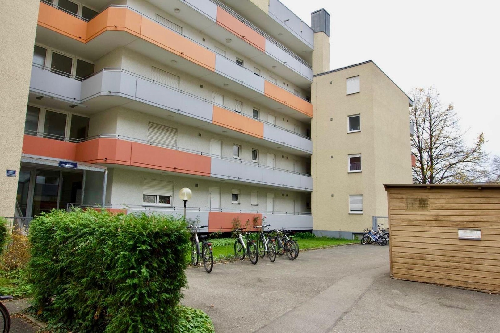 Renovierte 2-Zimmer-Wohnung mit Balkon&Tiefgarage(Erbpacht) – Ingolstadt – Vorschaubild 2